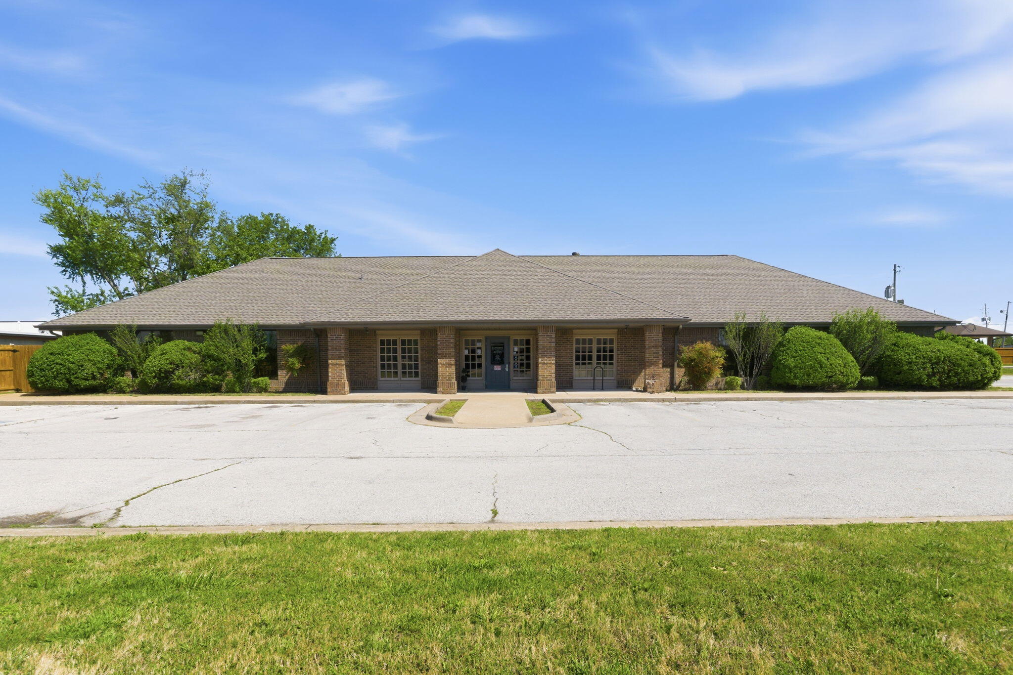 Photo 2 - Commercial Sale for sale – 2005 W Elm Street  Rogers, AR