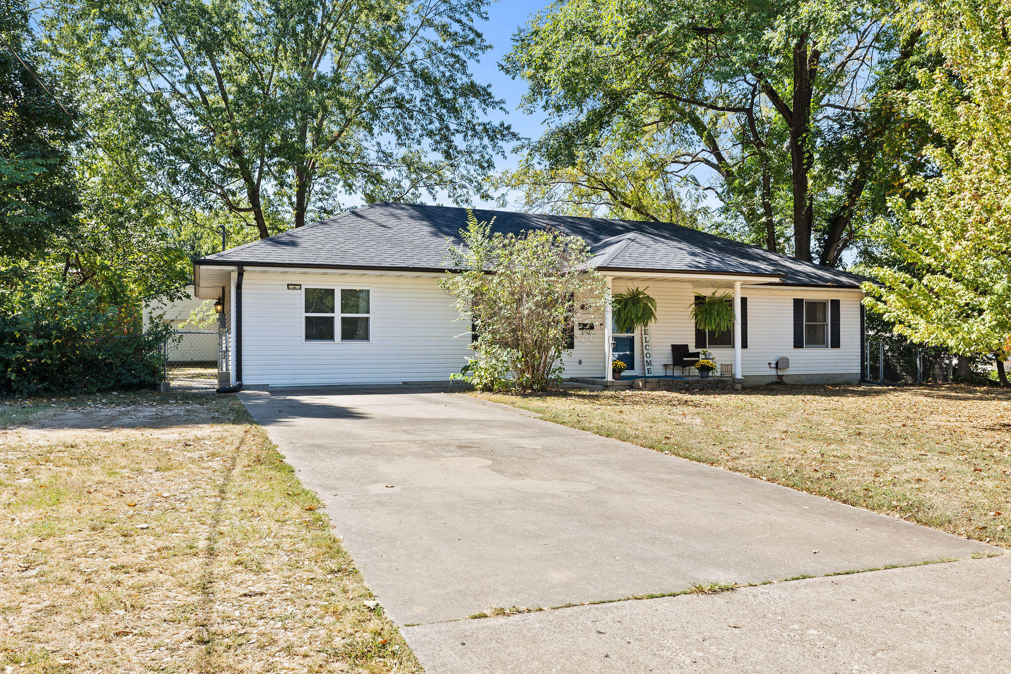 Photo 2 - Residential for sale – 714 E Van Buren Street  Bolivar, MO