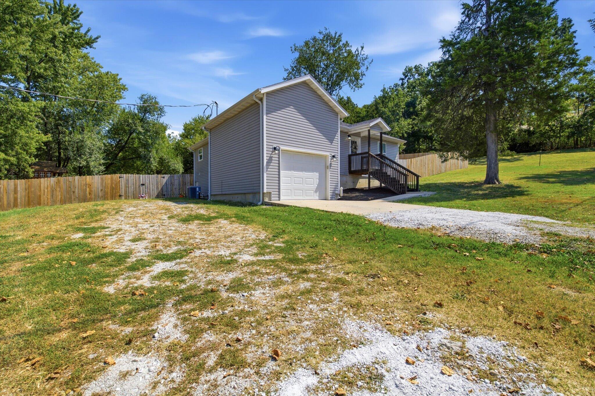 Photo 5 - Residential for sale – 616 E Jordan Street  Mansfield, MO