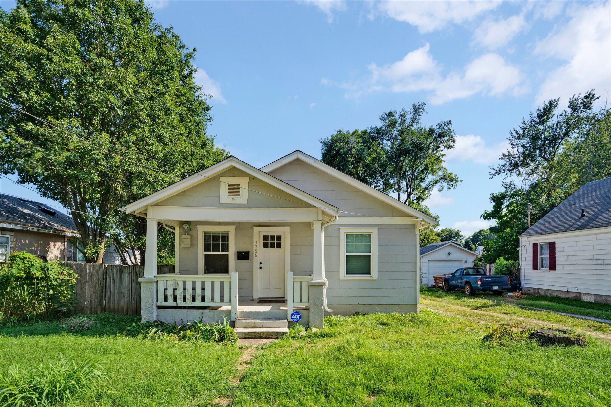 Photo 2 - Residential for sale – 1726 W Walnut Street  Springfield, MO