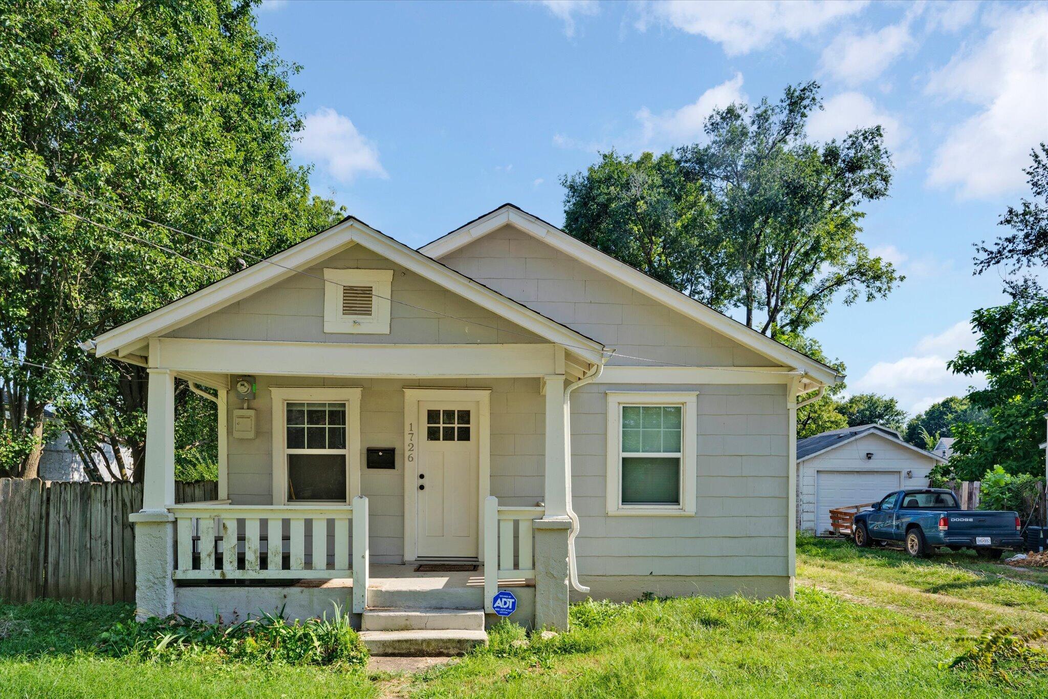 Photo 3 - Residential for sale – 1726 W Walnut Street  Springfield, MO