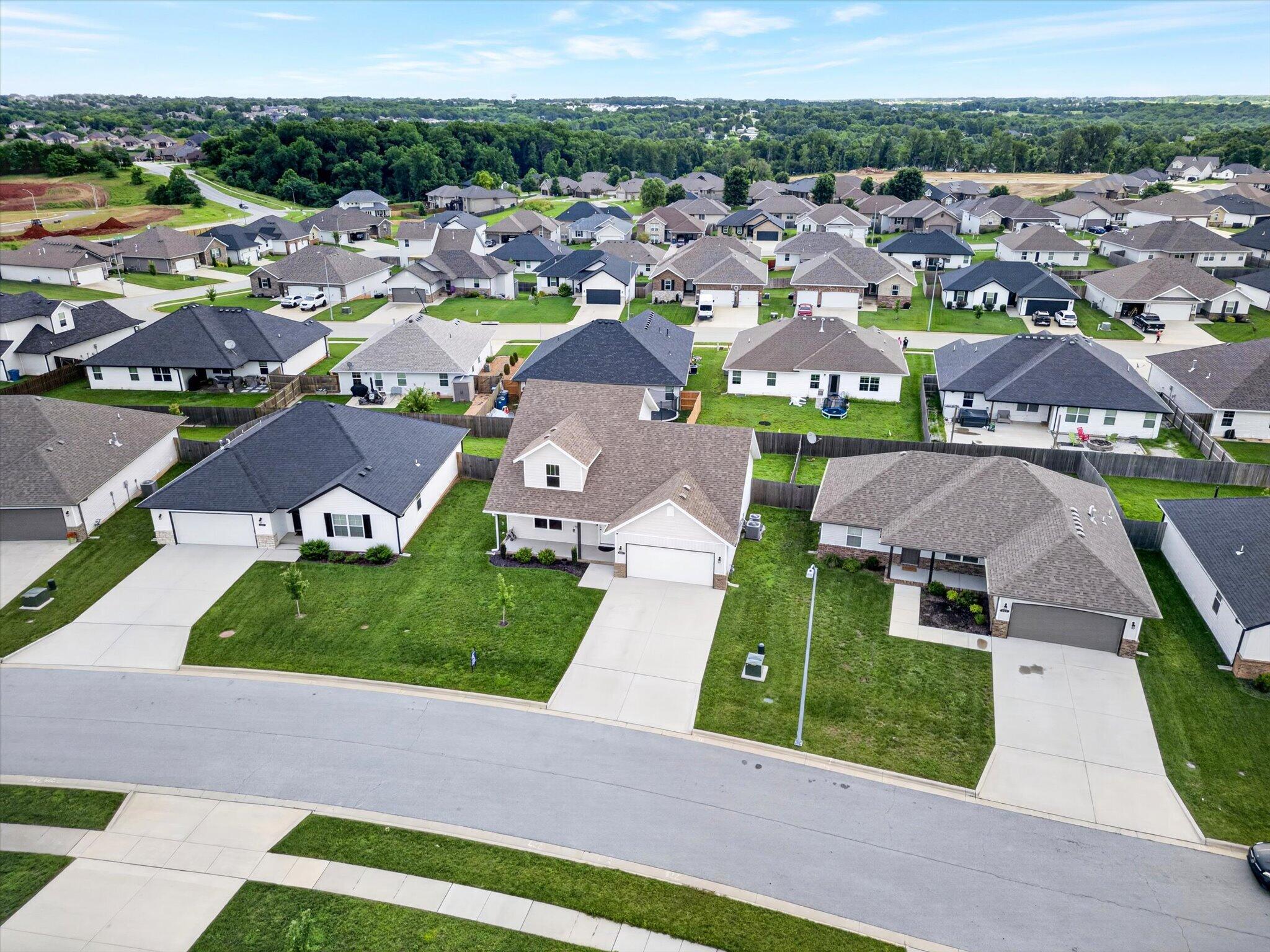 Photo 32 - Residential for sale – 887 S Parkside Circle  Nixa, MO