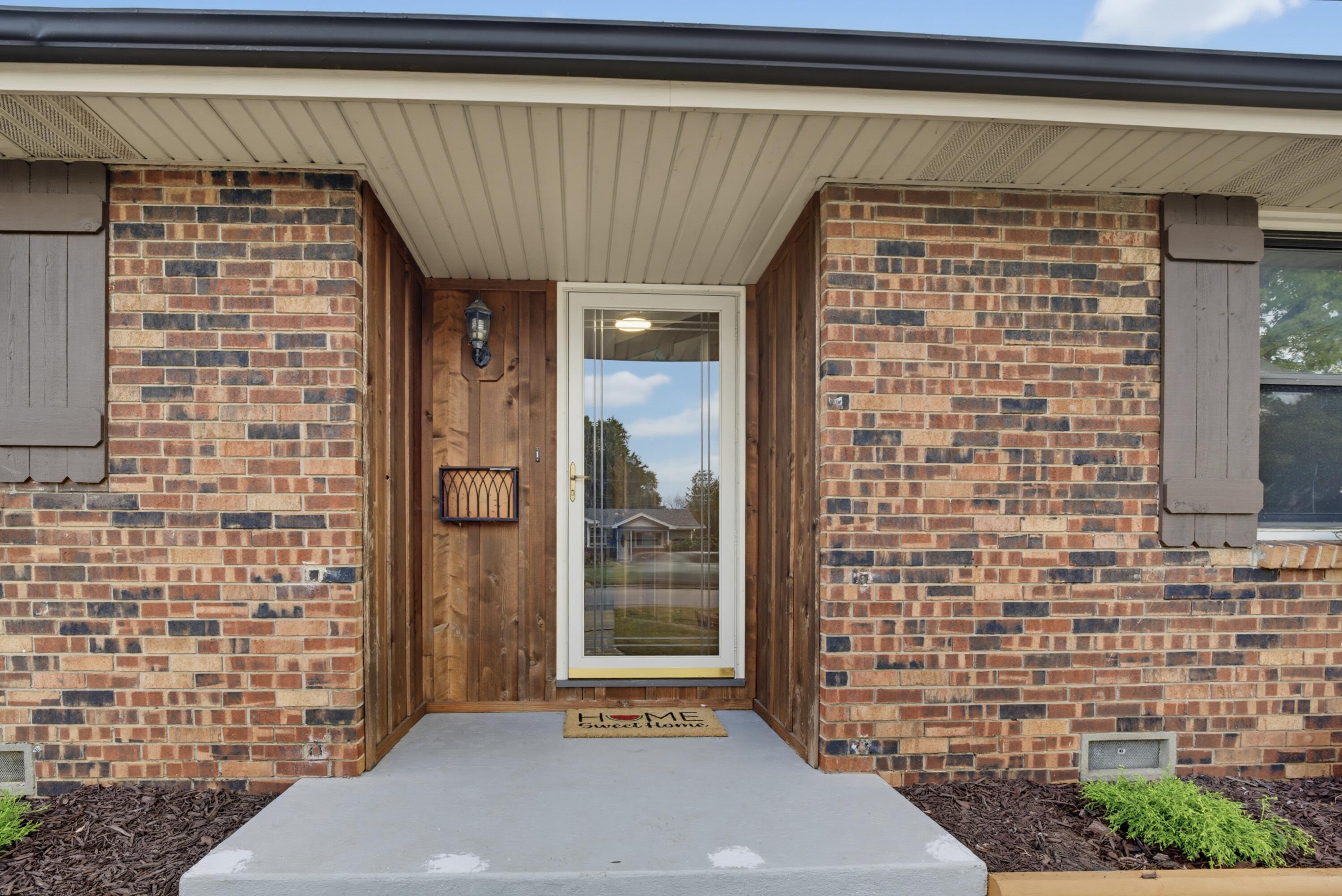 Photo 3 - Residential for sale – 1210 E Woodland Street  Springfield, MO