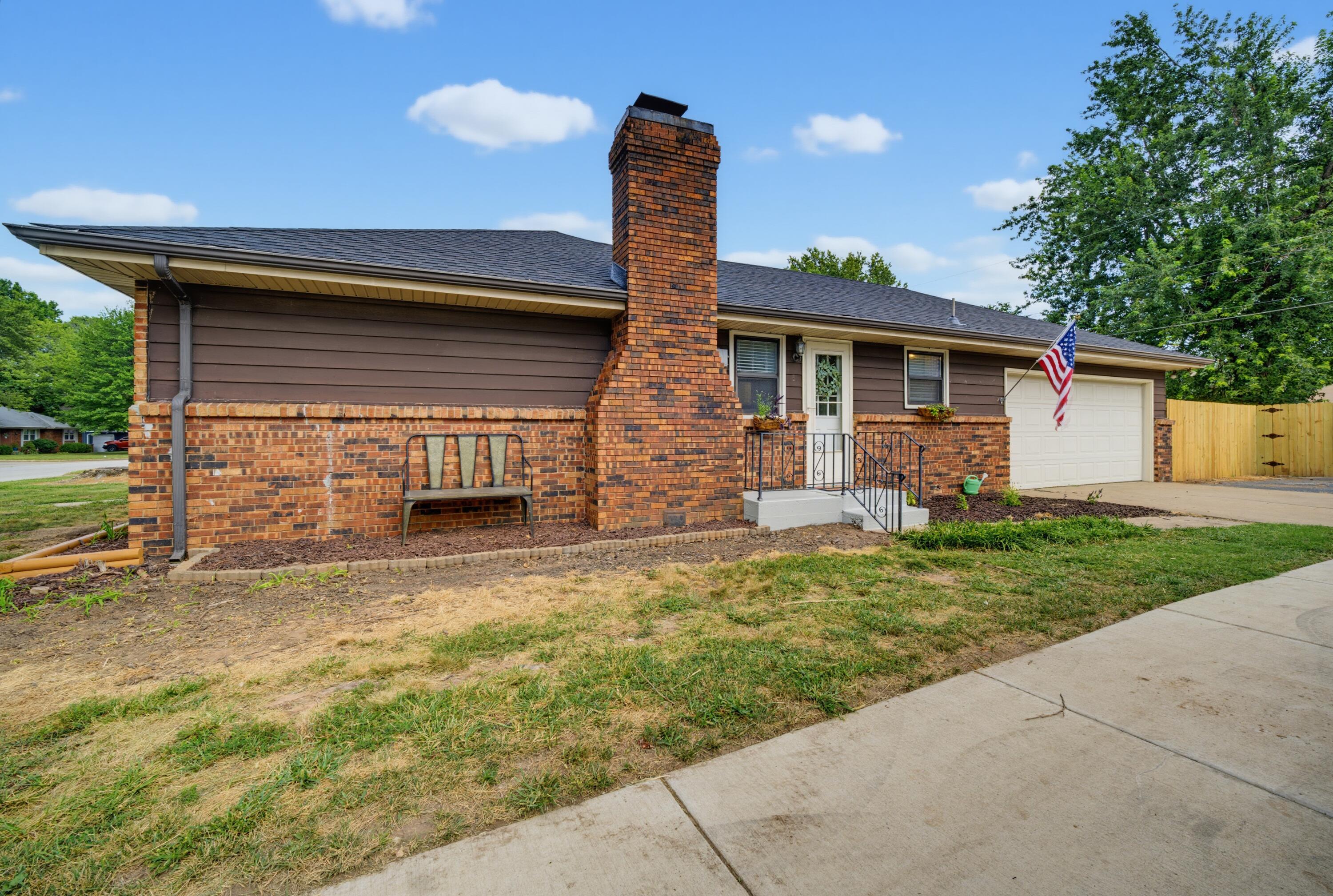 Photo 7 - Residential for sale – 1210 E Woodland Street  Springfield, MO