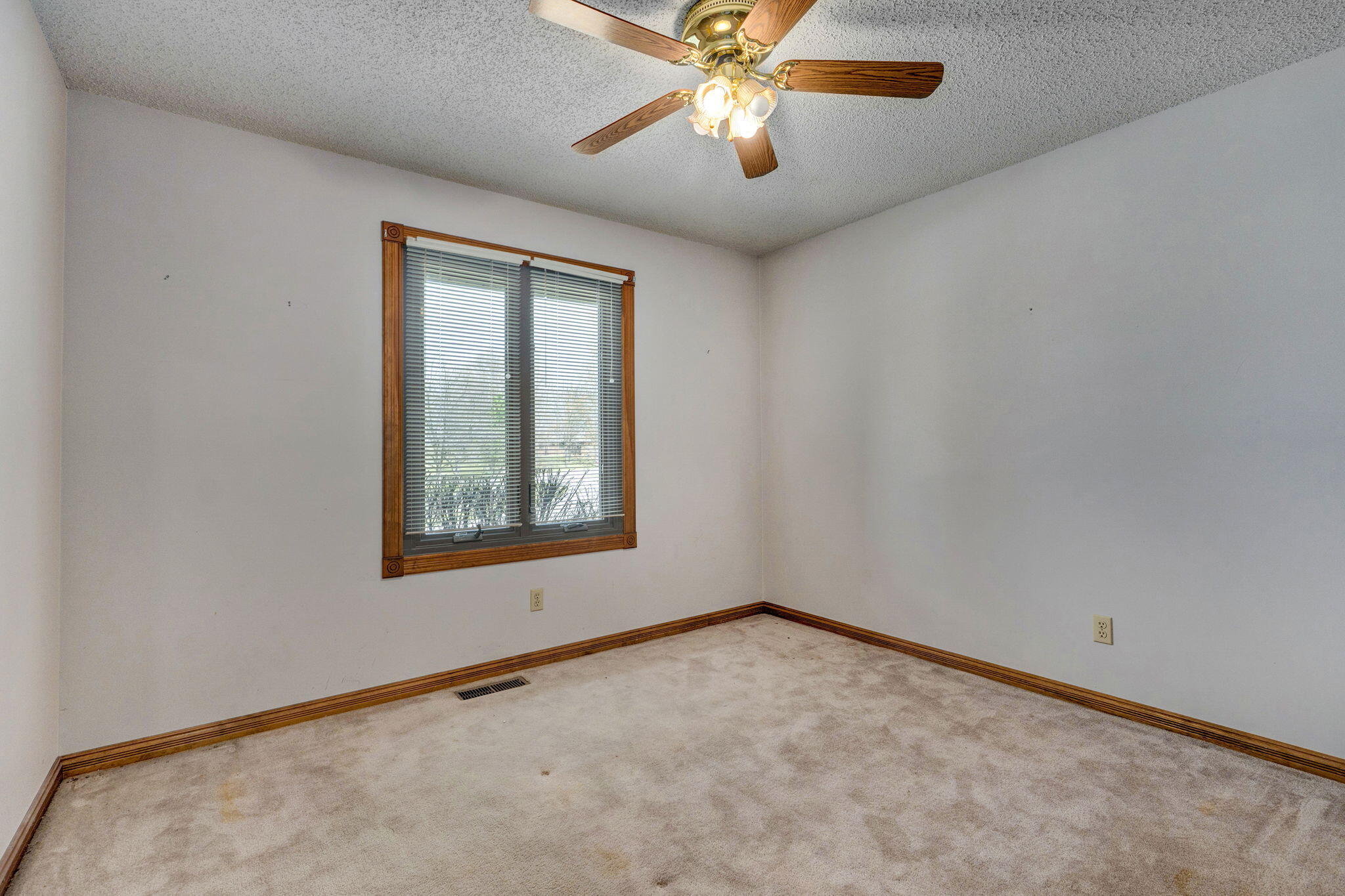 Photo 28 - Residential for sale – 1476 E Peartree Drive  Ozark, MO