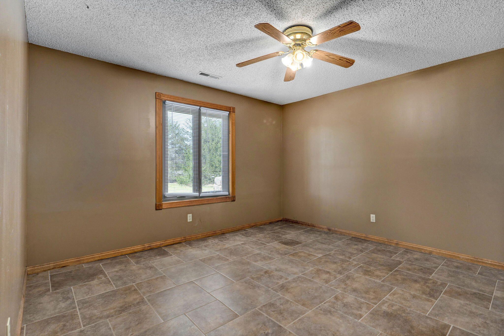Photo 44 - Residential for sale – 1476 E Peartree Drive  Ozark, MO