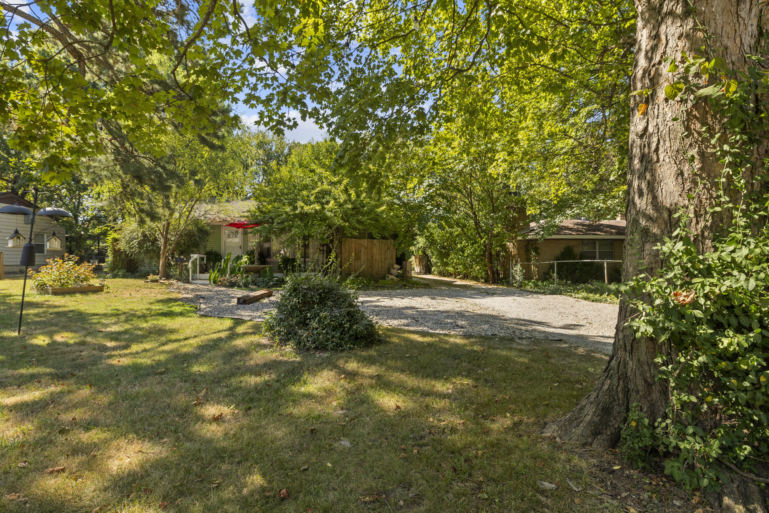 Photo 4 - Residential for sale – 2030 E Grand Street  Springfield, MO
