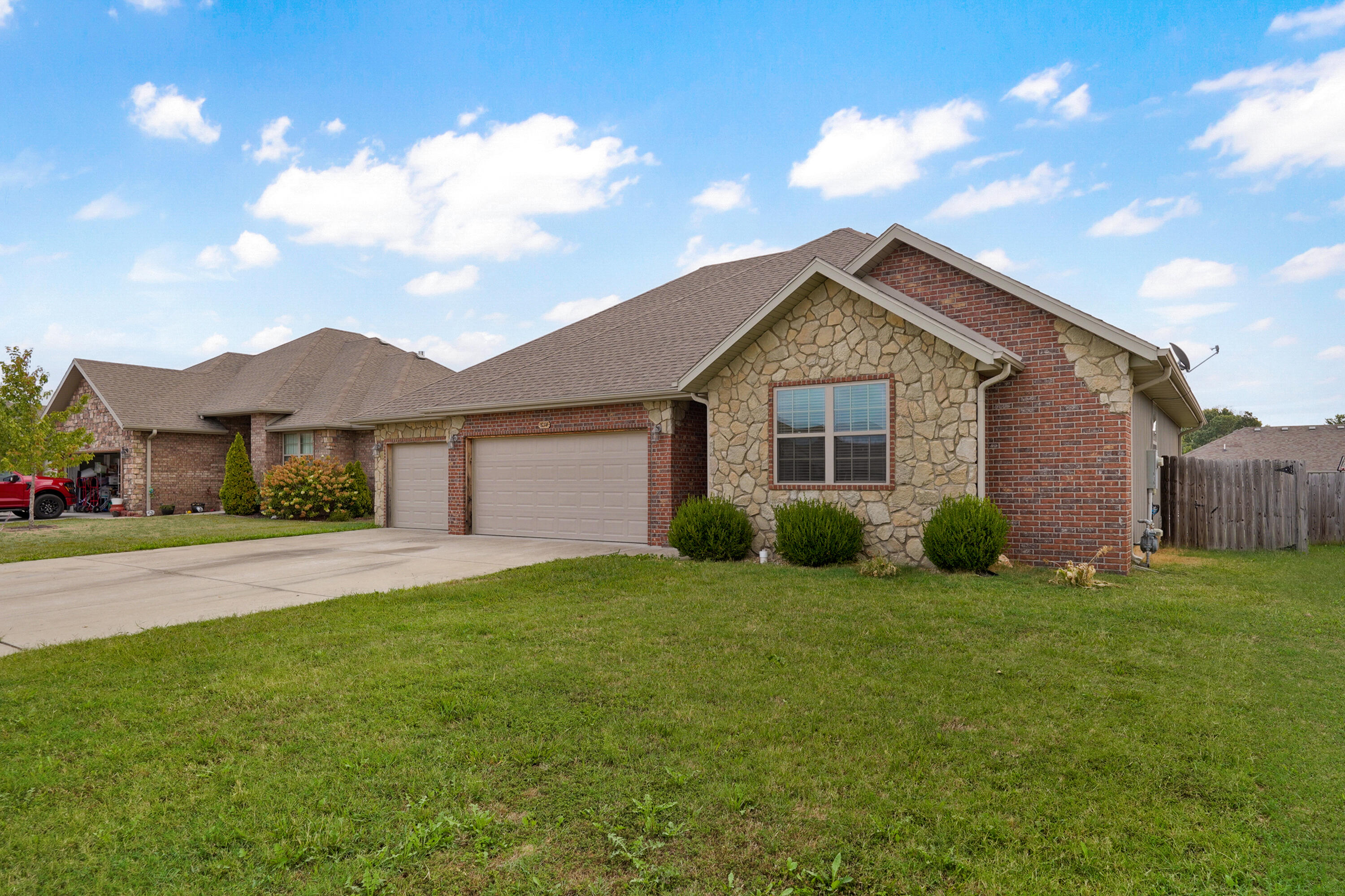 Photo 3 - Residential for sale – 674 N Rockingham   Nixa, MO
