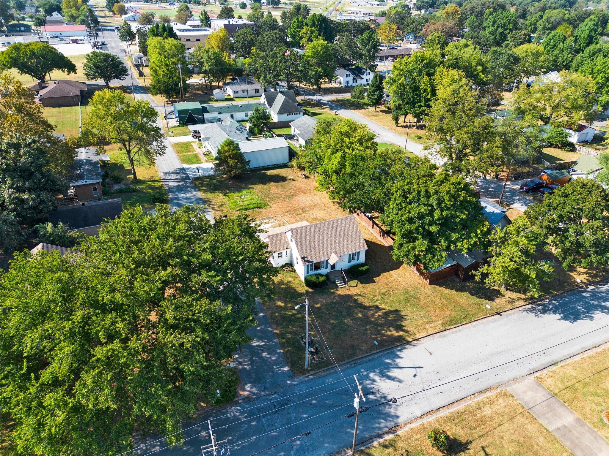 Photo 23 - Residential for sale – 204 E Oak Street  Stockton, MO