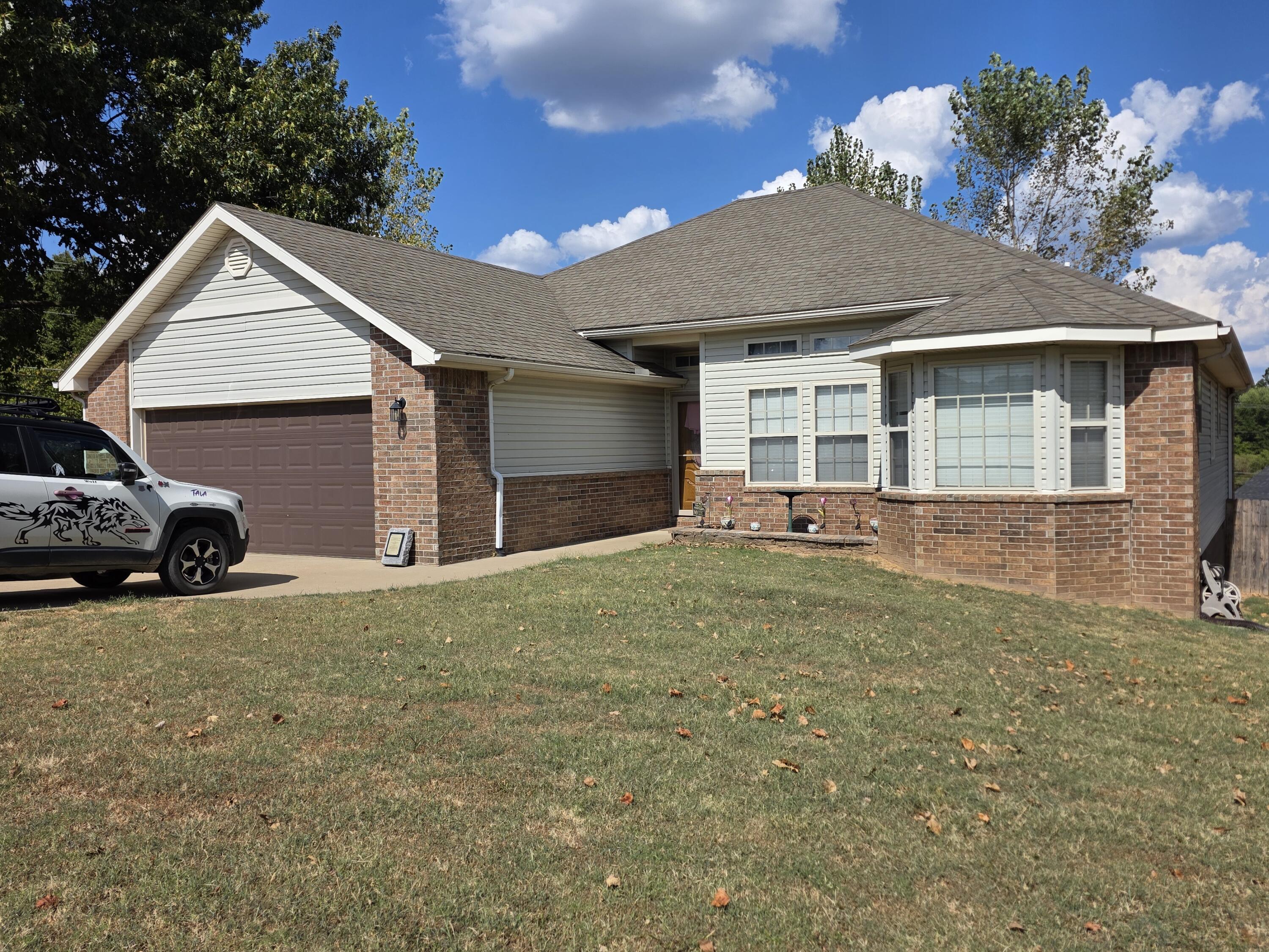 Photo 2 - Residential for sale – 1704  Rosewood Road  Neosho, MO