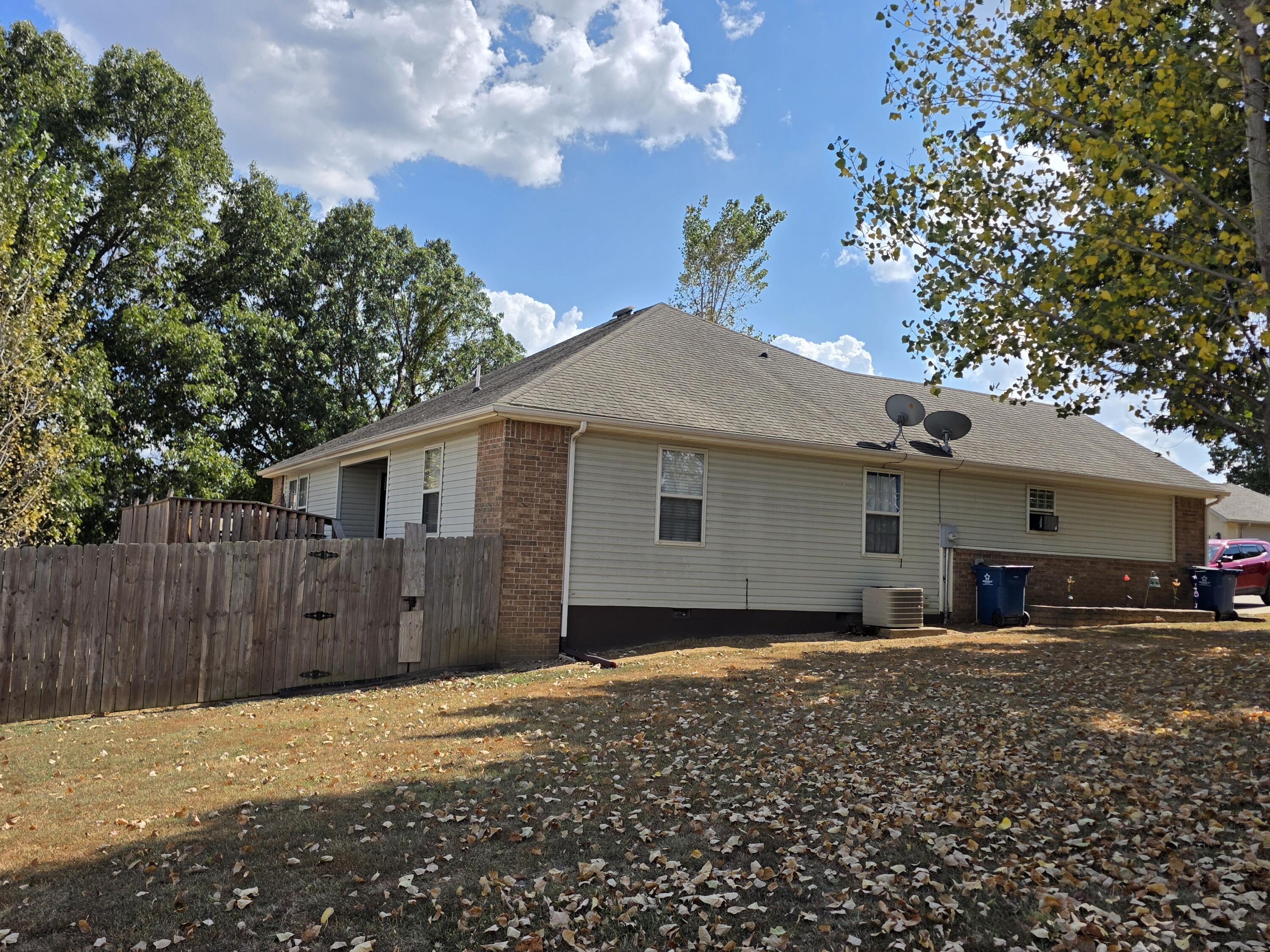Photo 5 - Residential for sale – 1704  Rosewood Road  Neosho, MO
