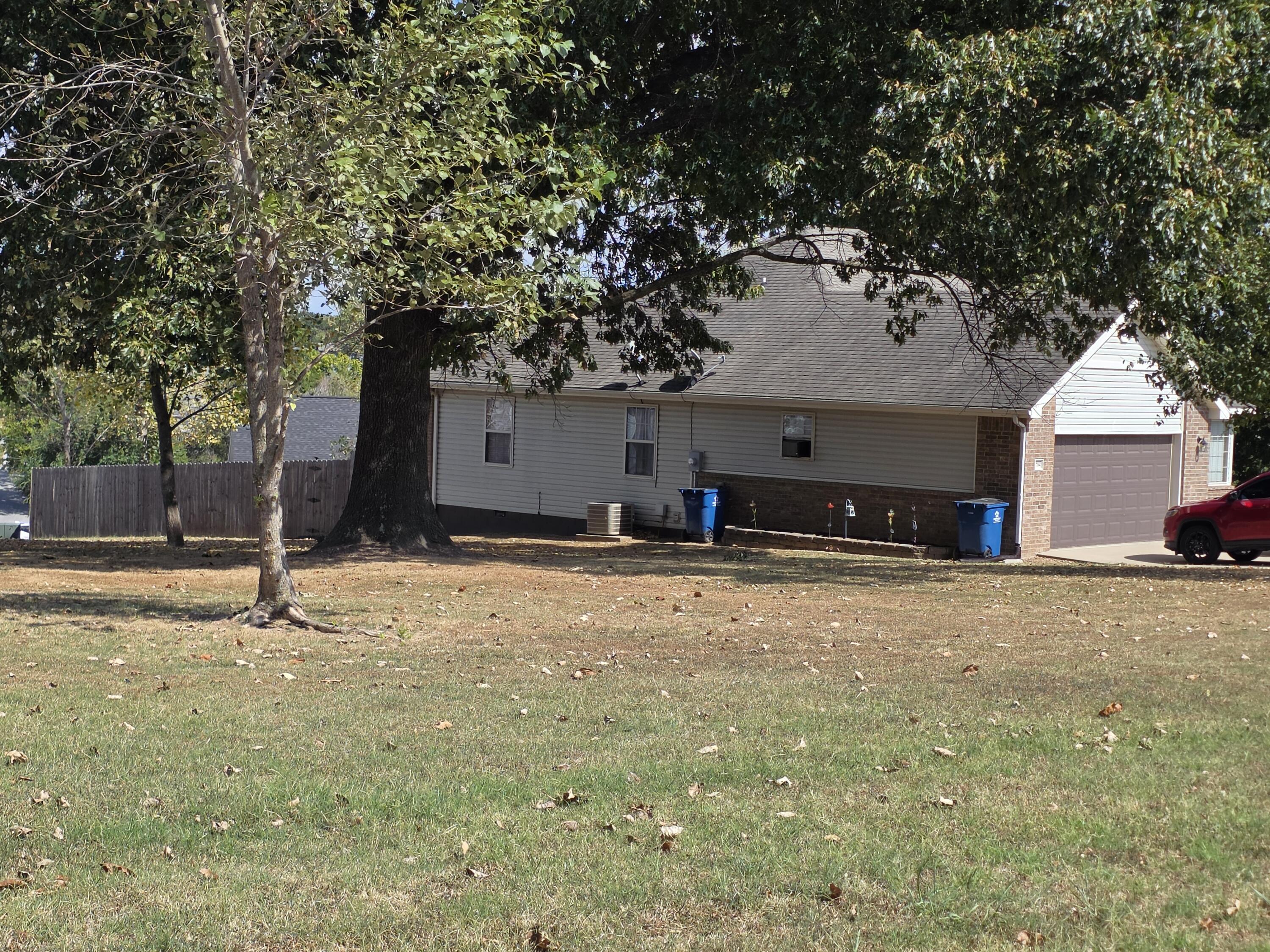 Photo 4 - Residential for sale – 1704  Rosewood Road  Neosho, MO
