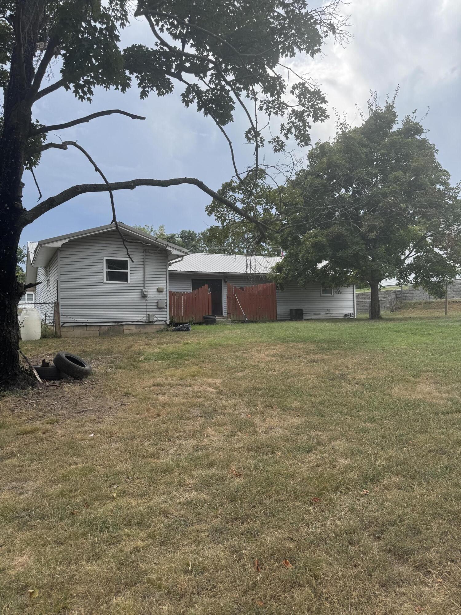 Photo 2 - Residential for sale – 112  Billy Drive  Cassville, MO