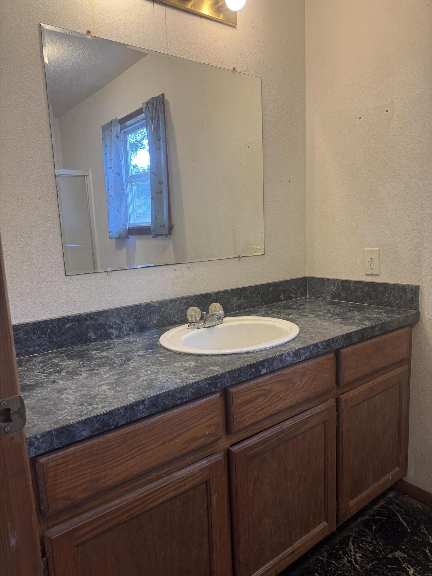 Photo 13 - Residential for sale – 112  Billy Drive  Cassville, MO