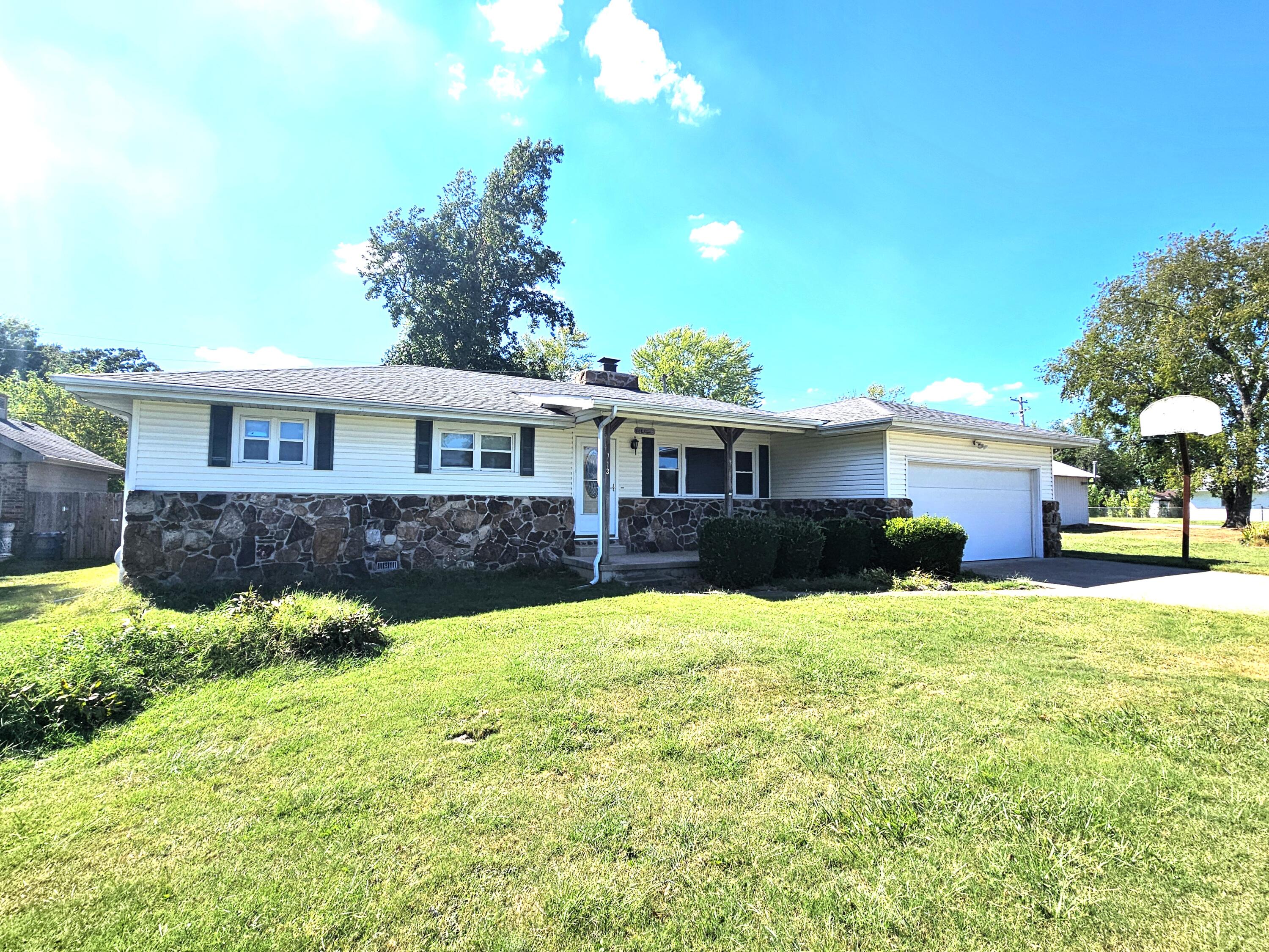 Photo 5 - Residential for sale – 713 S Locust Street  Buffalo, MO