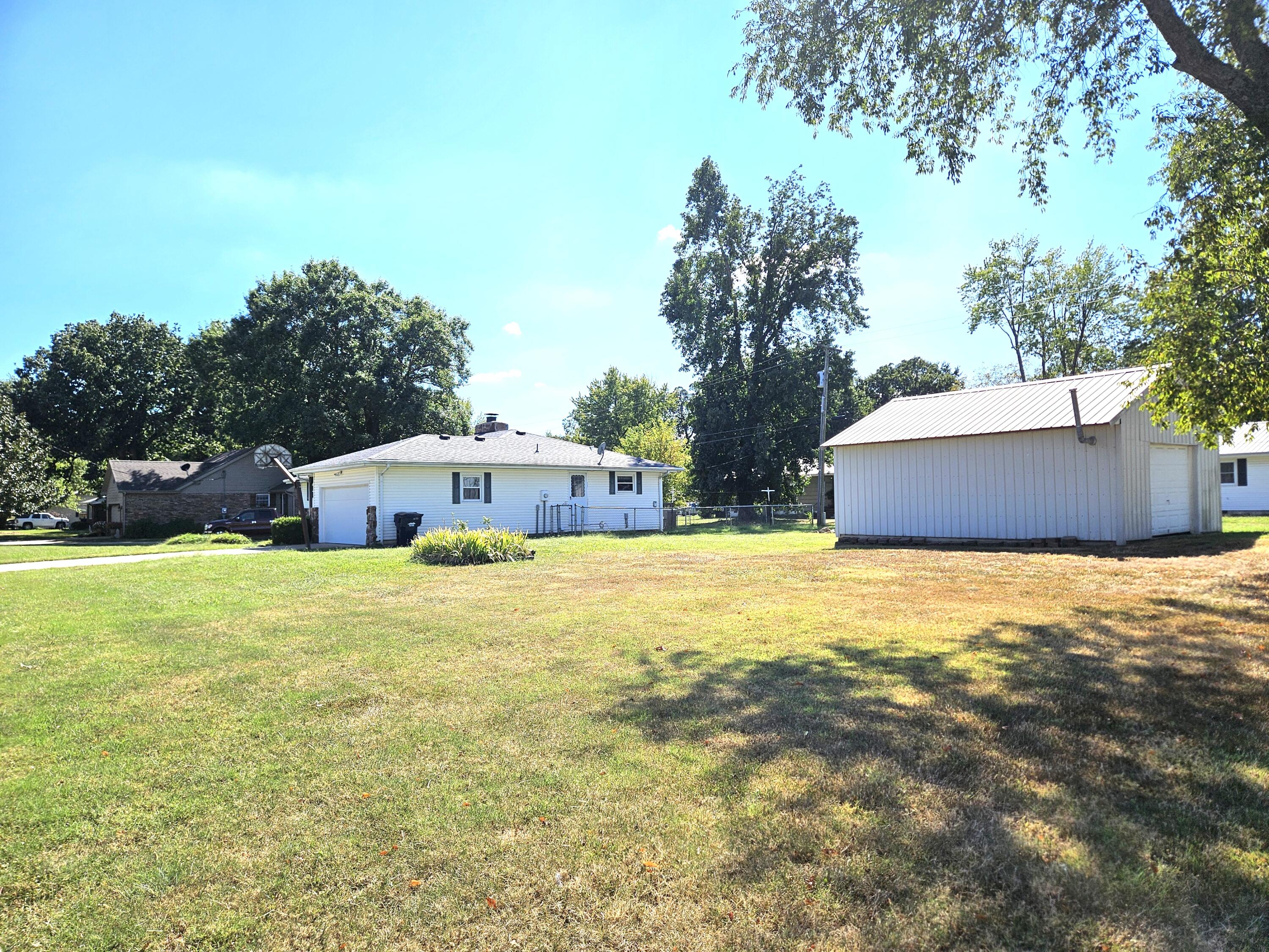 Photo 3 - Residential for sale – 713 S Locust Street  Buffalo, MO