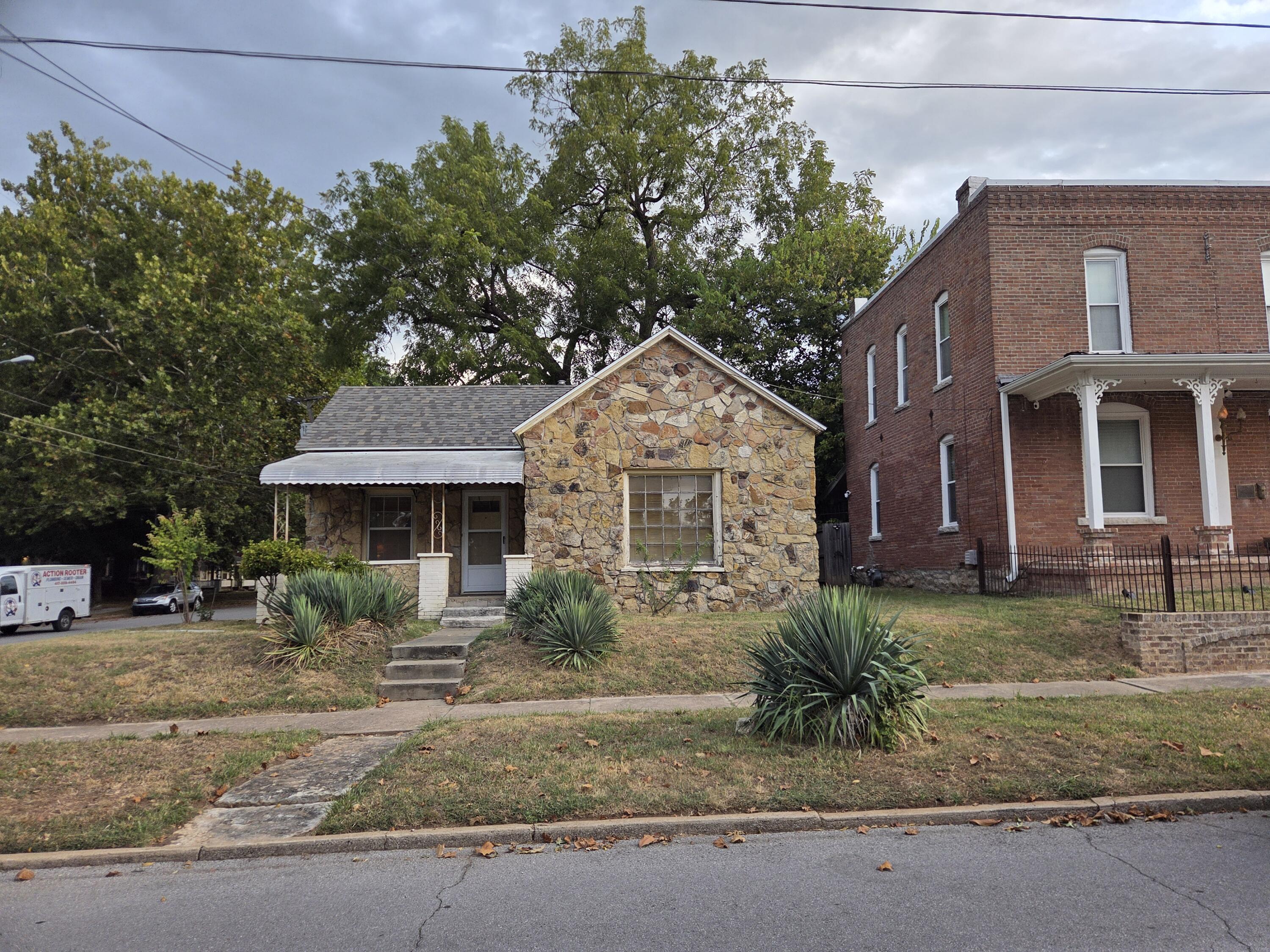 Photo 2 - Residential for sale – 537 W Calhoun Street  Springfield, MO
