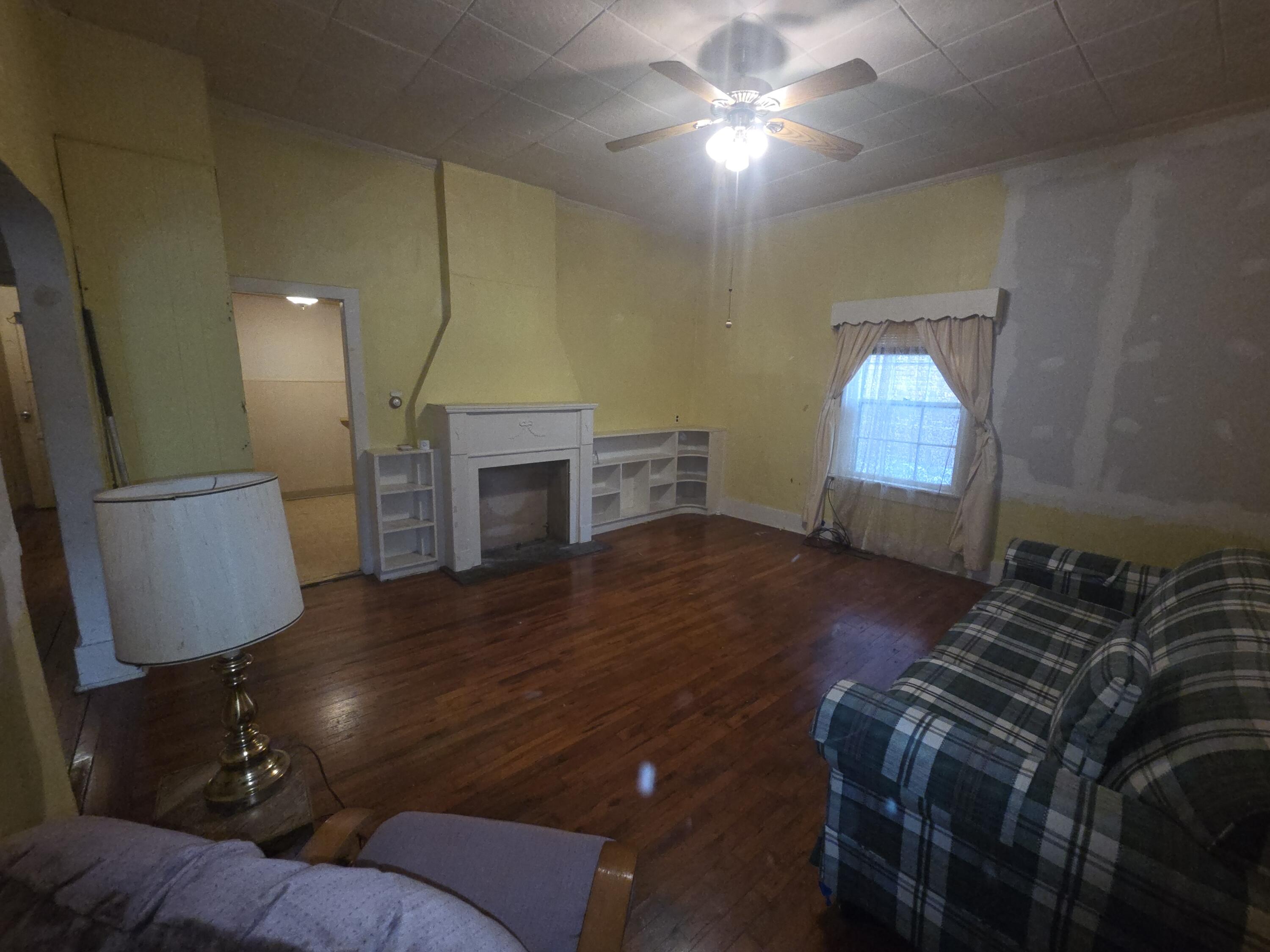 Photo 4 - Residential for sale – 537 W Calhoun Street  Springfield, MO