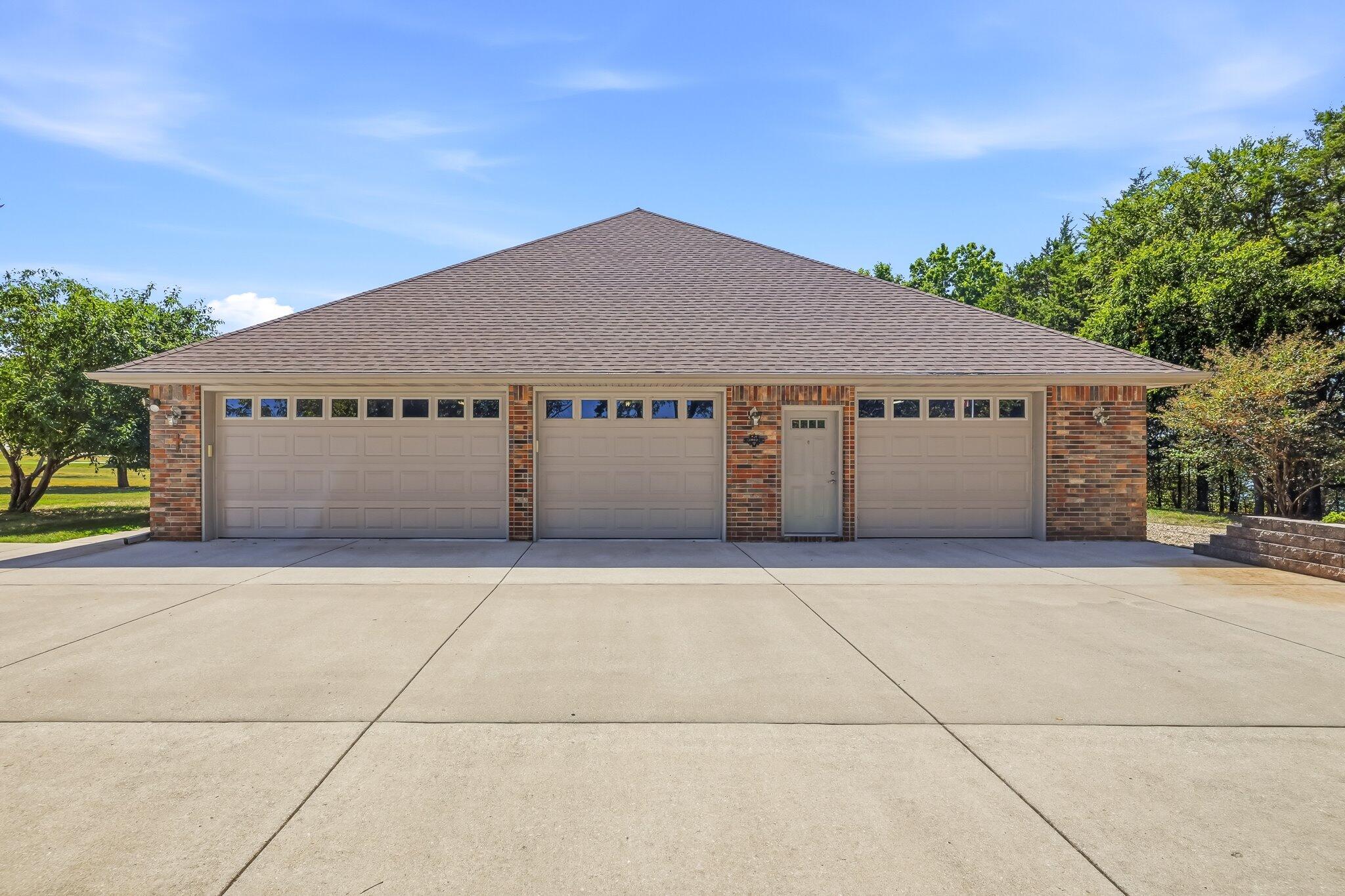 Photo 8 - Residential for sale – 99  Merlot Circle  Lampe, MO