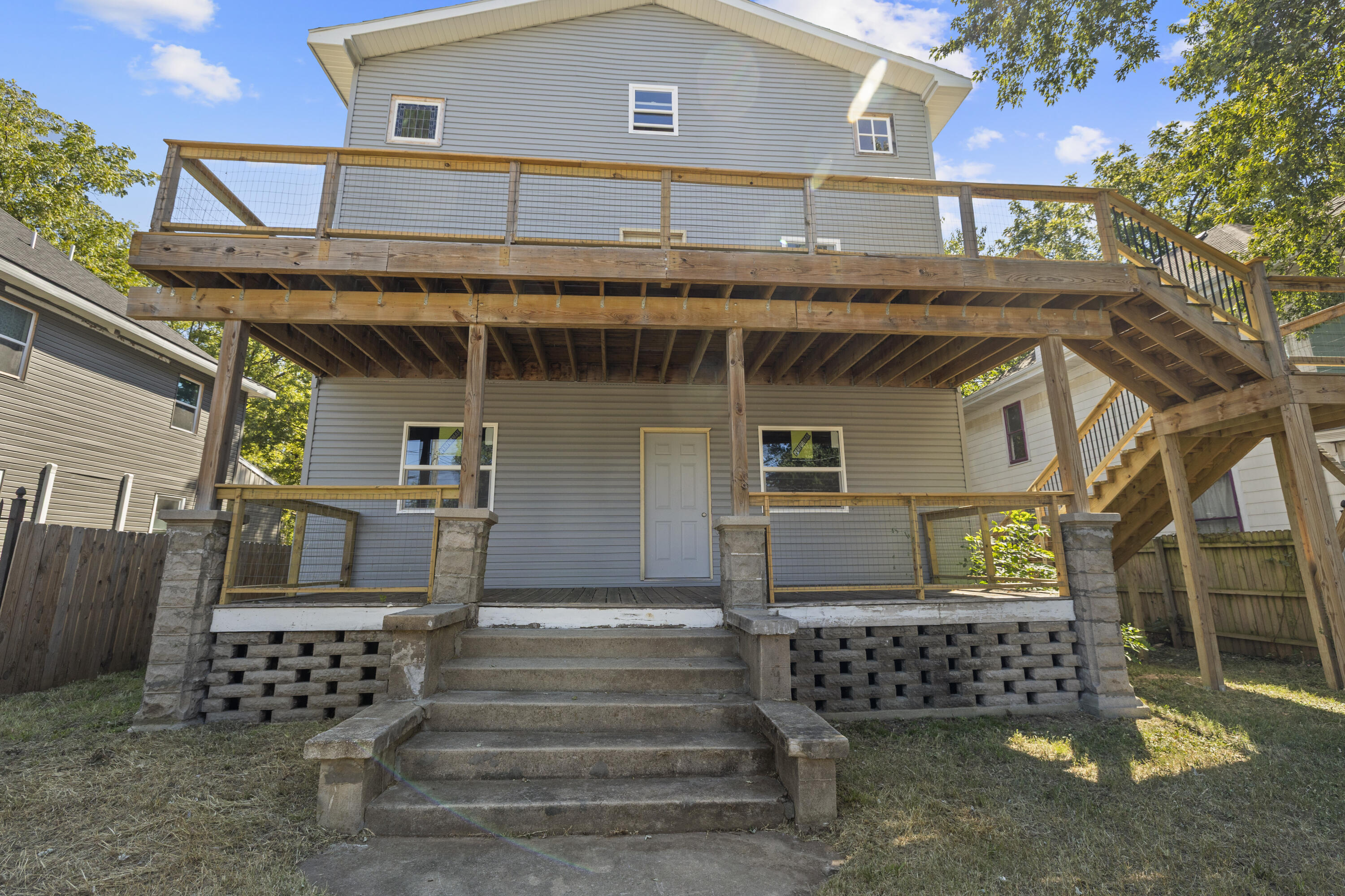 Photo 2 - Residential Income for sale – 1468 N Grant Avenue  Springfield, MO