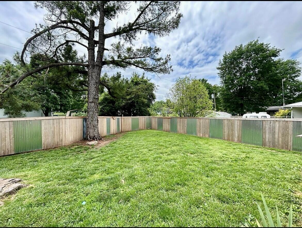 Photo 11 - Residential for sale – 419  Davis Drive  Monett, MO