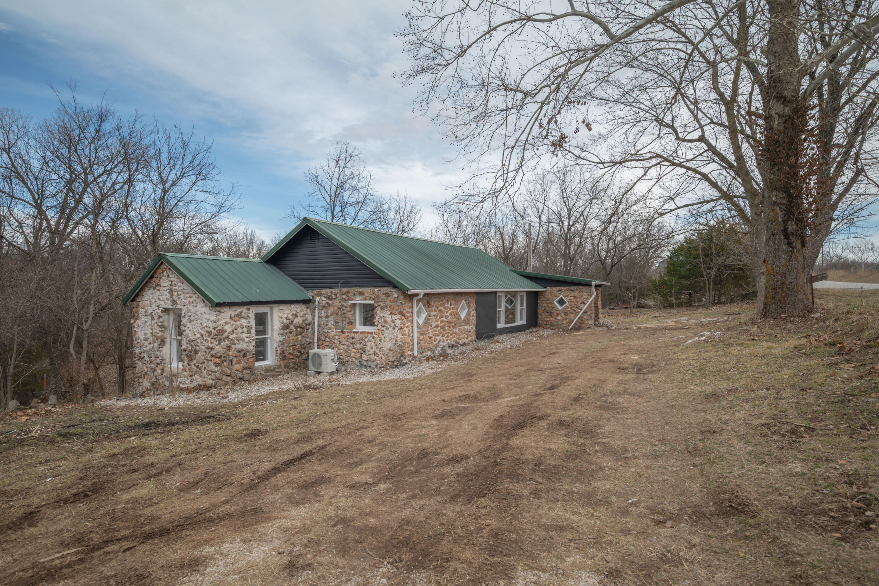 Photo 2 - Residential for sale – 18662  Norway Road  Neosho, MO