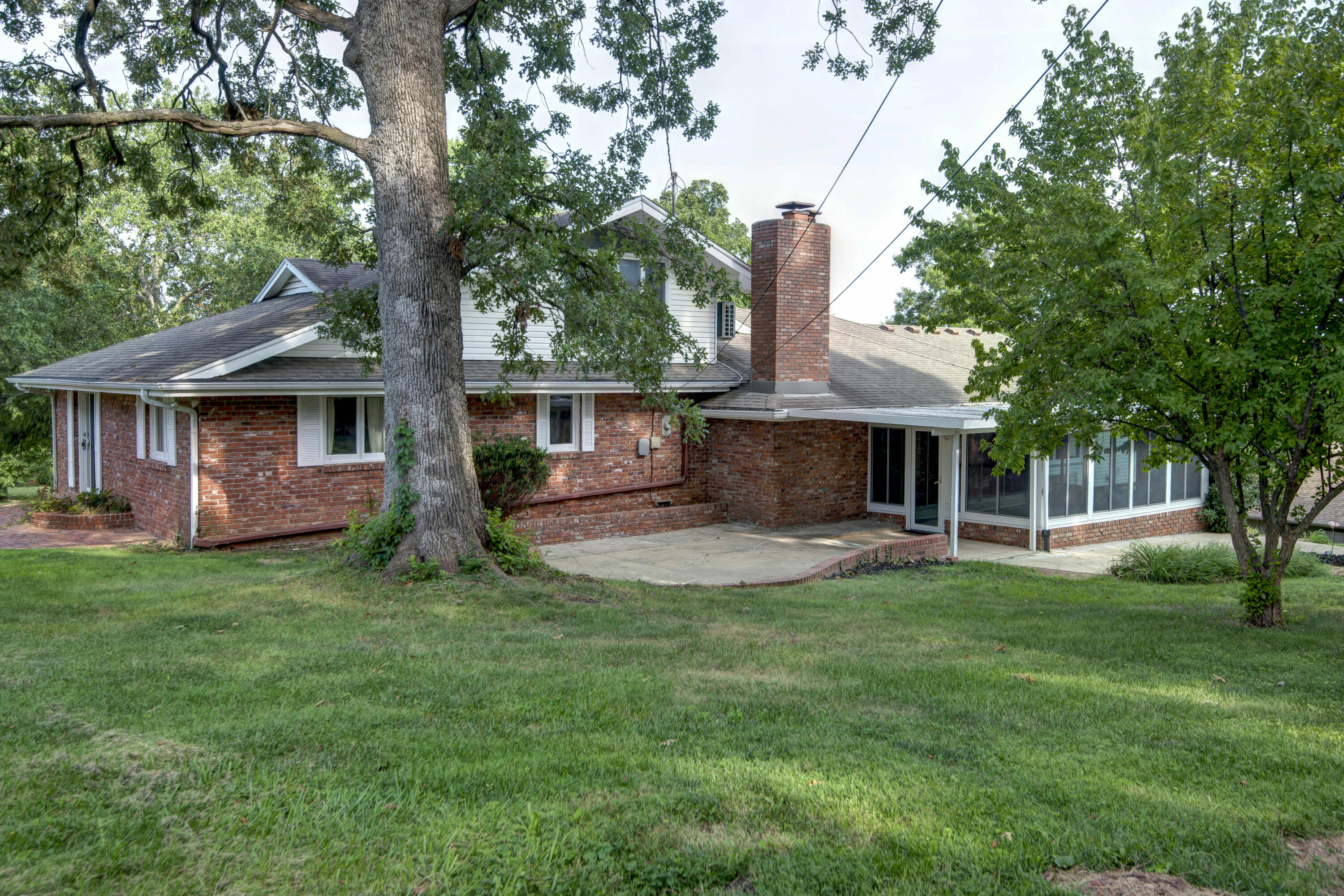 Photo 2 - Residential for sale – 1508 S Essex Road  Springfield, MO