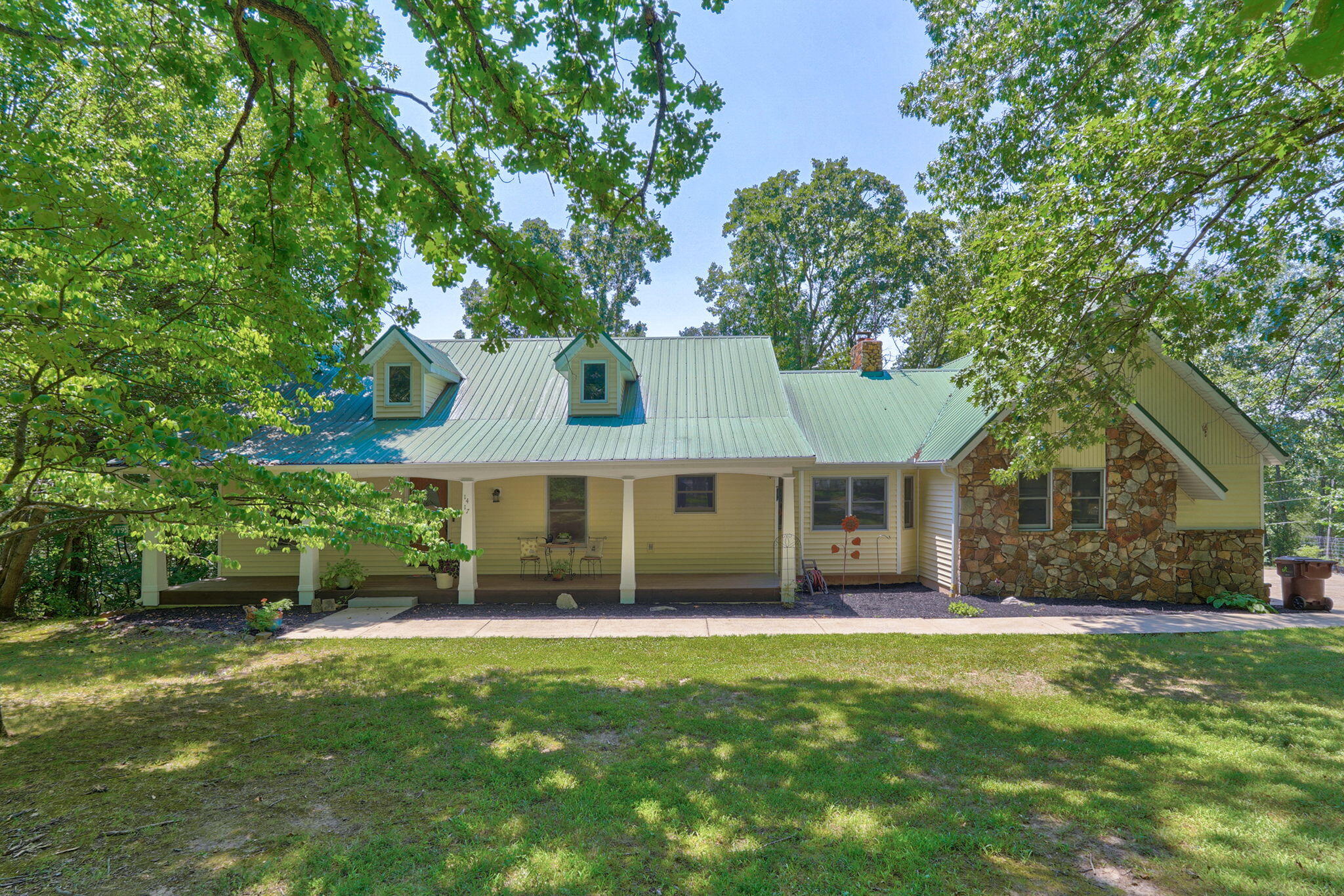 Photo 3 - Residential for sale – 1417 S Thousand Oaks Drive  Nixa, MO