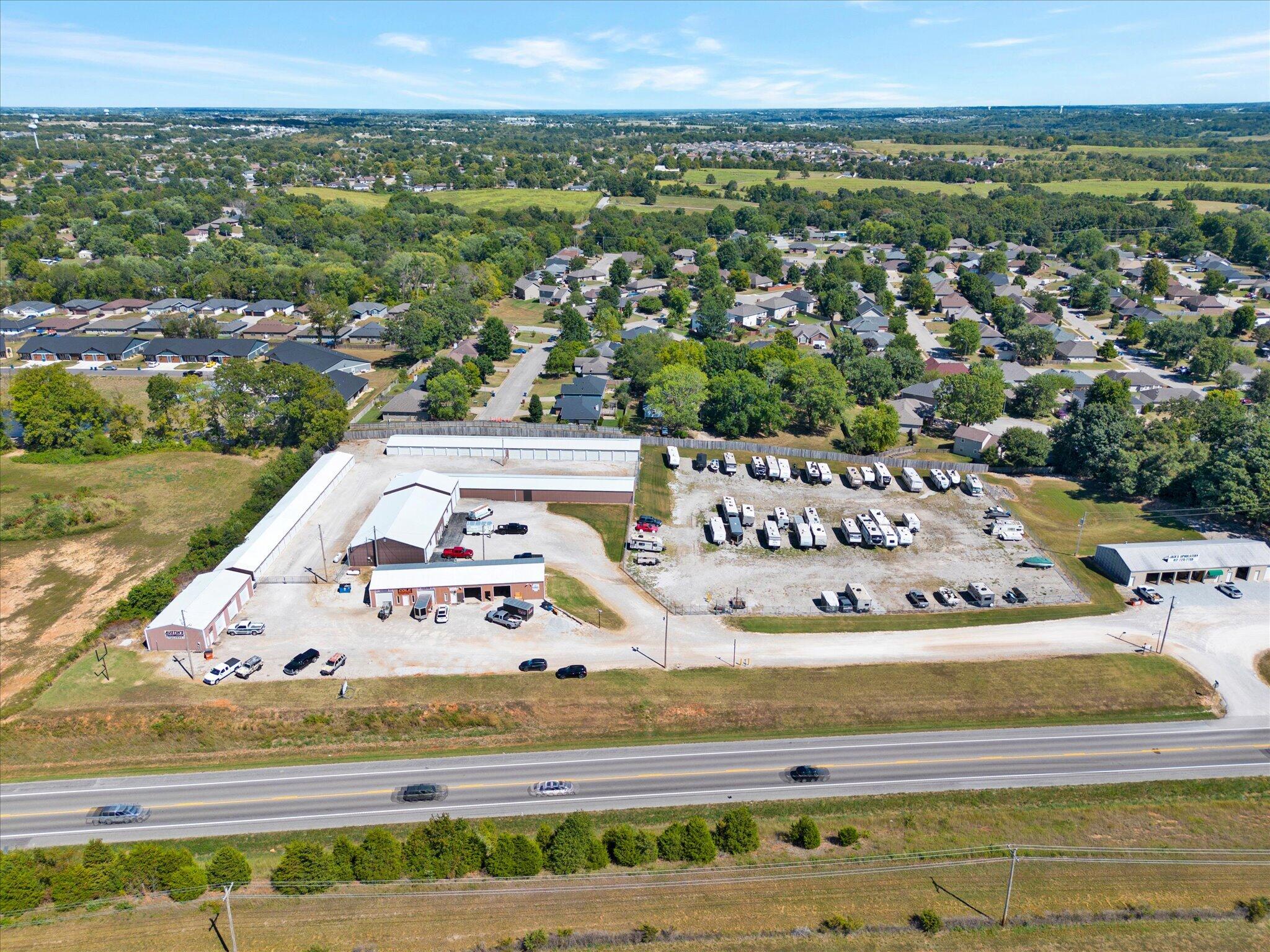 Photo 7 - Commercial Sale for sale – 706/724  Croley Boulevard  Nixa, MO