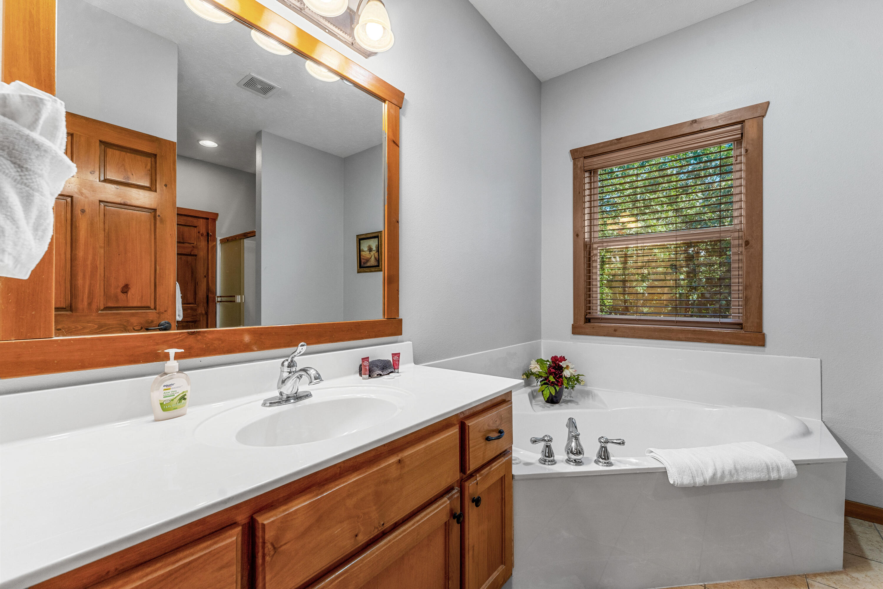 Photo 16 - Residential for sale – 376  Willow Oak Lane  Branson, MO