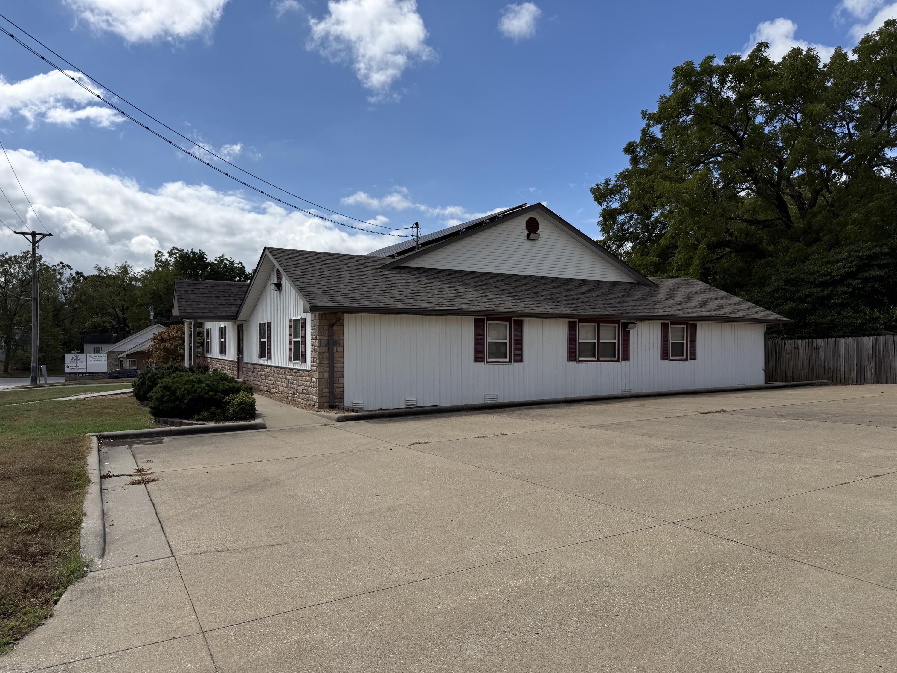 Photo 12 - Commercial Sale for sale – 107  Keeling Place  Bolivar, MO