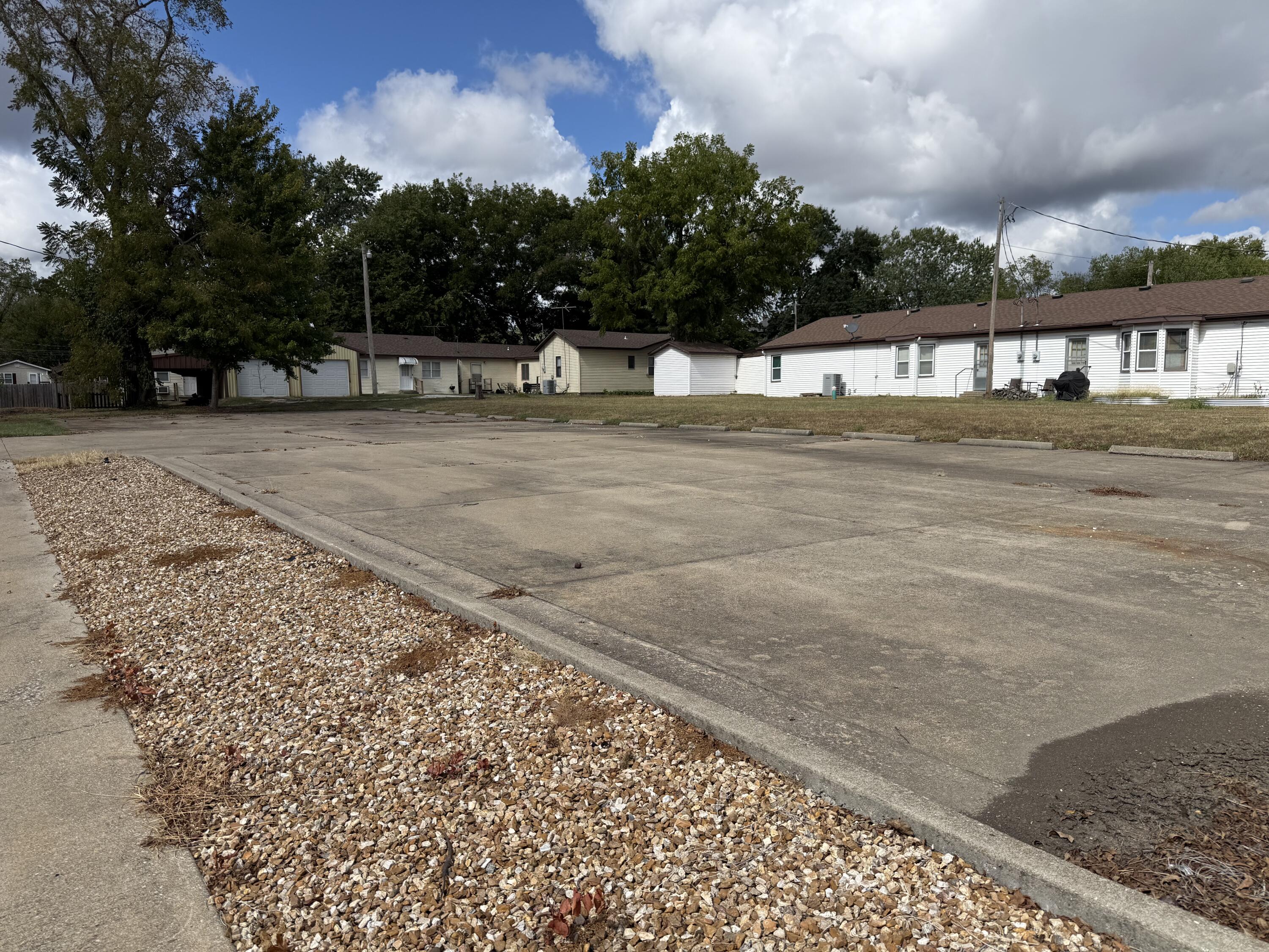 Photo 13 - Commercial Sale for sale – 107  Keeling Place  Bolivar, MO