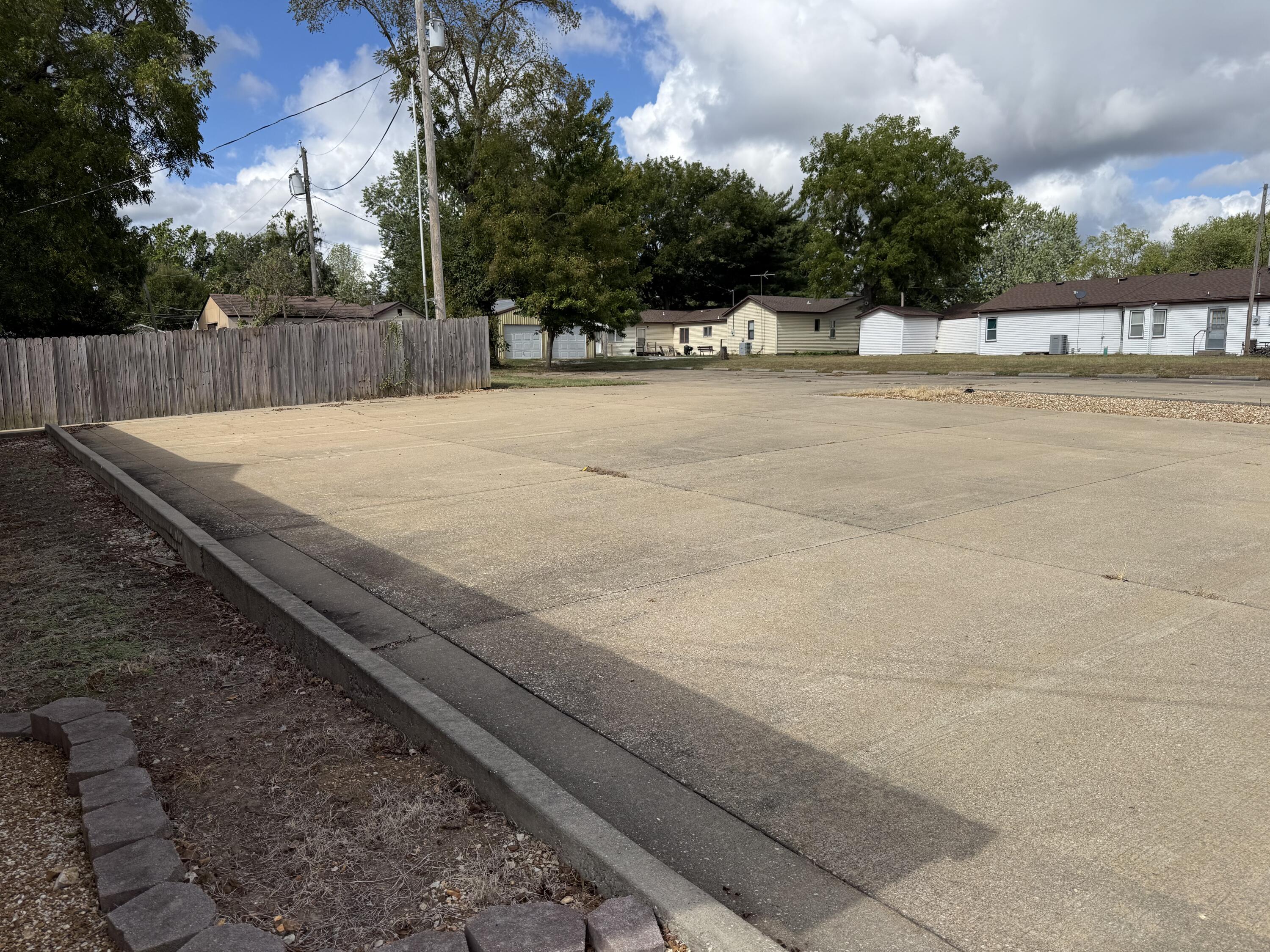 Photo 11 - Commercial Sale for sale – 107  Keeling Place  Bolivar, MO