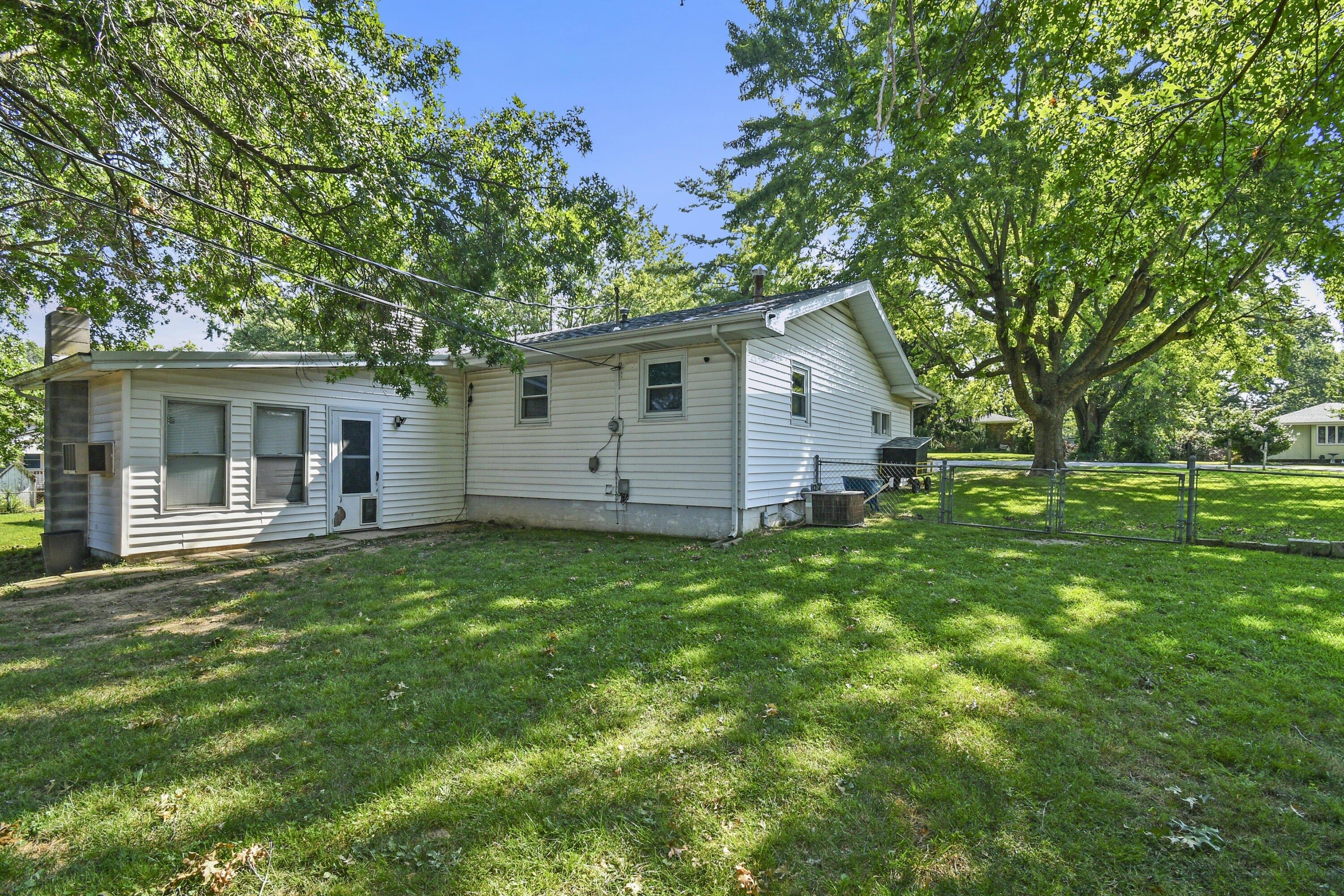 Photo 5 - Residential for sale – 1709 S 11th Avenue  Ozark, MO