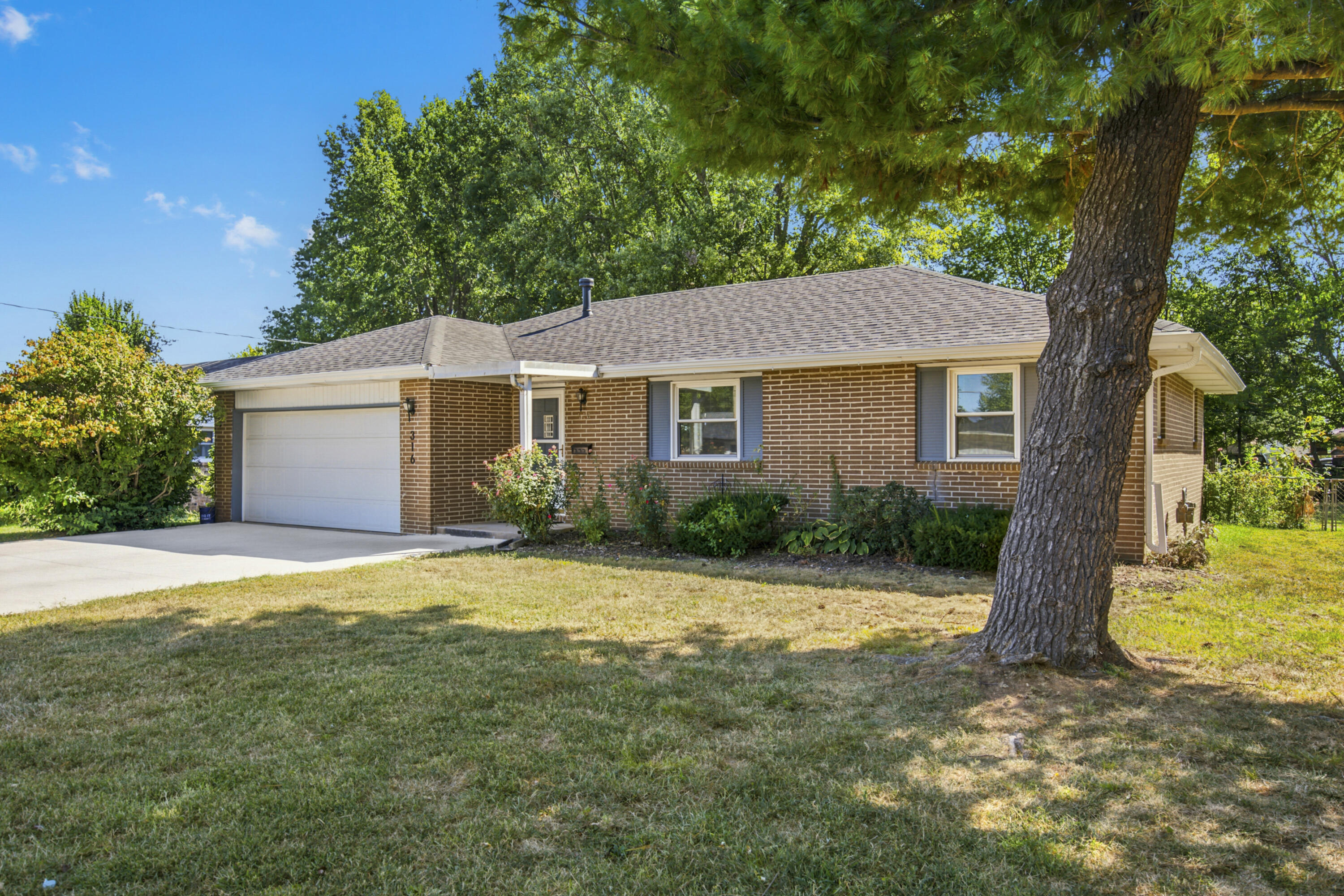 Photo 3 - Residential for sale – 316 S Duke Avenue  Springfield, MO