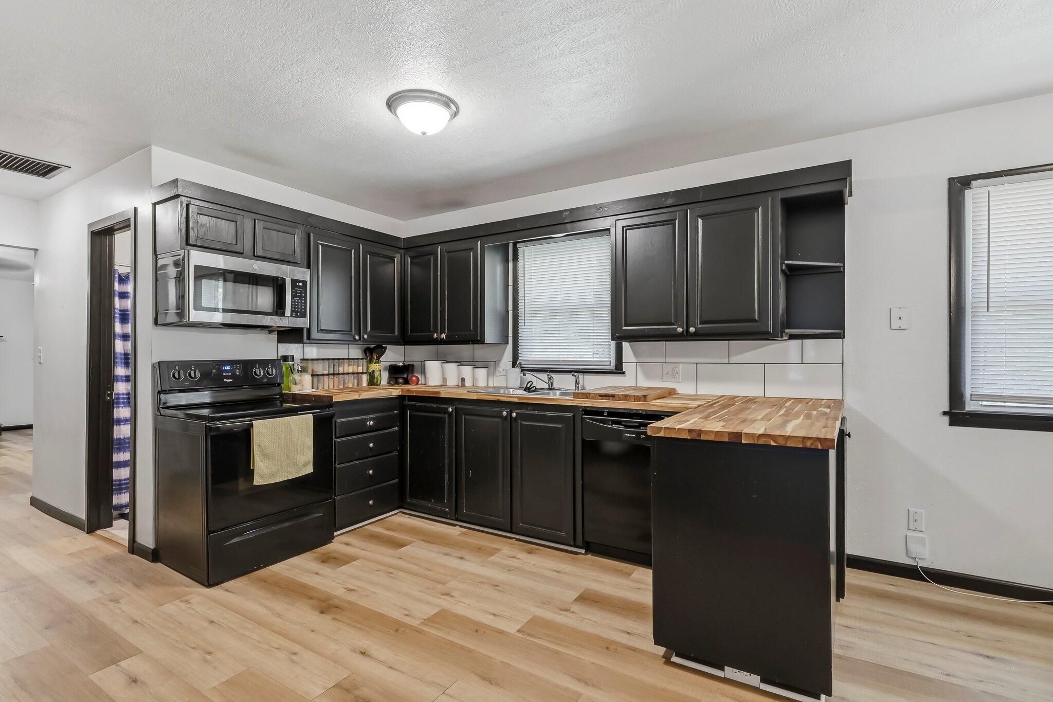 Photo 9 - Residential for sale – 1201 W Edgewood Street  Springfield, MO