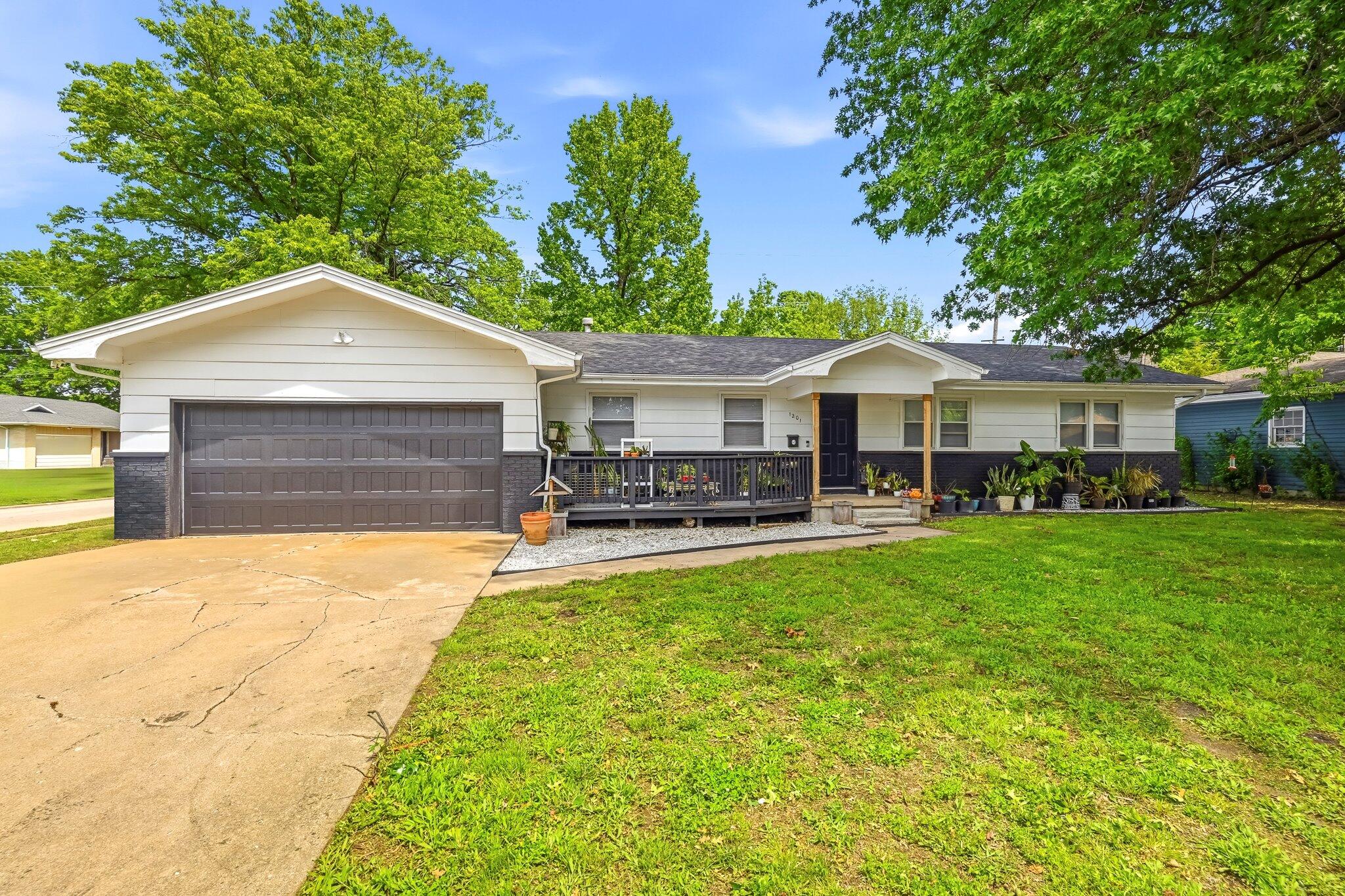 Photo 2 - Residential for sale – 1201 W Edgewood Street  Springfield, MO