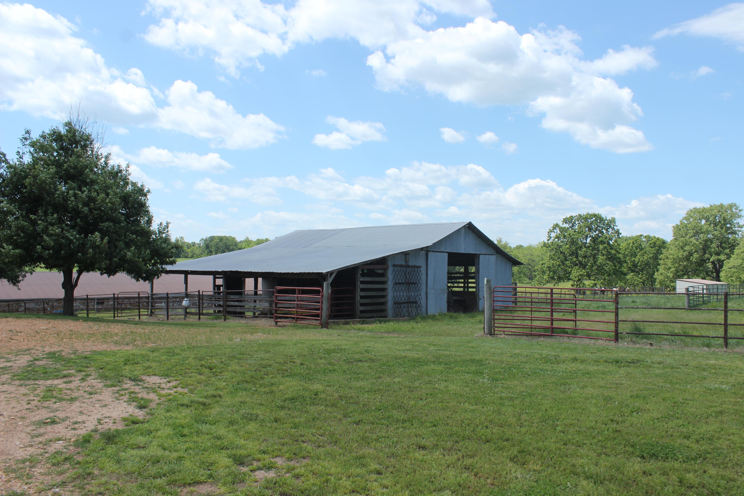 Photo 17 - Farm for sale – 2231  W Highway   Thayer, MO