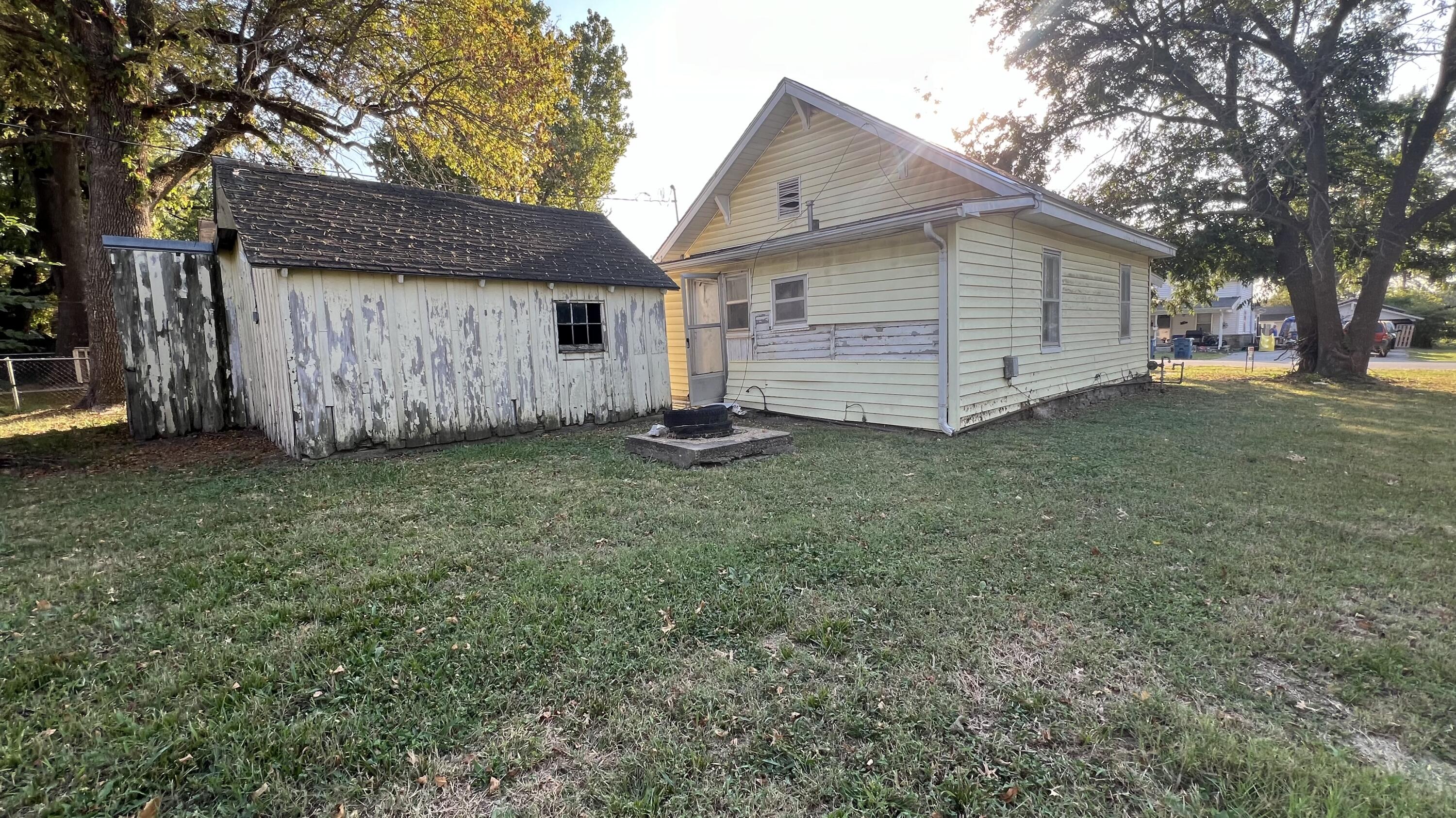 Photo 4 - Residential for sale – 706  Walnut Street  Lamar, MO