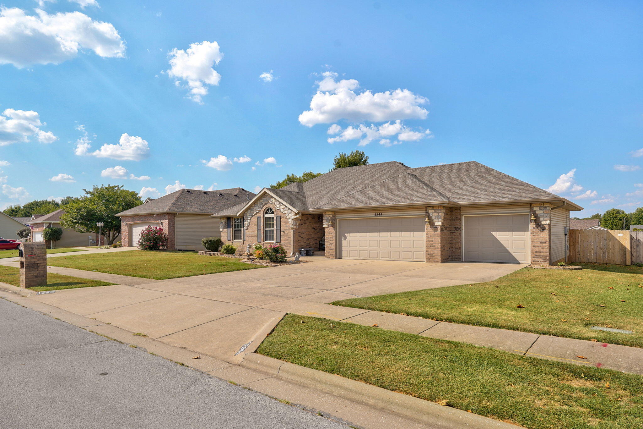 Photo 2 - Residential for sale – 3265 W Grandview Street  Springfield, MO