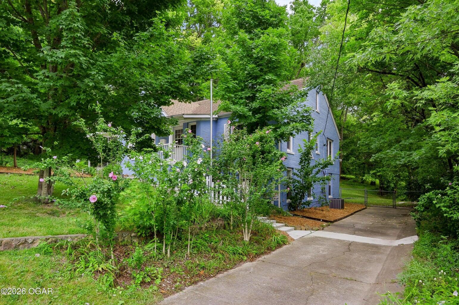 Photo 35 - Residential for sale – 507 W Hickory Street  Neosho, MO