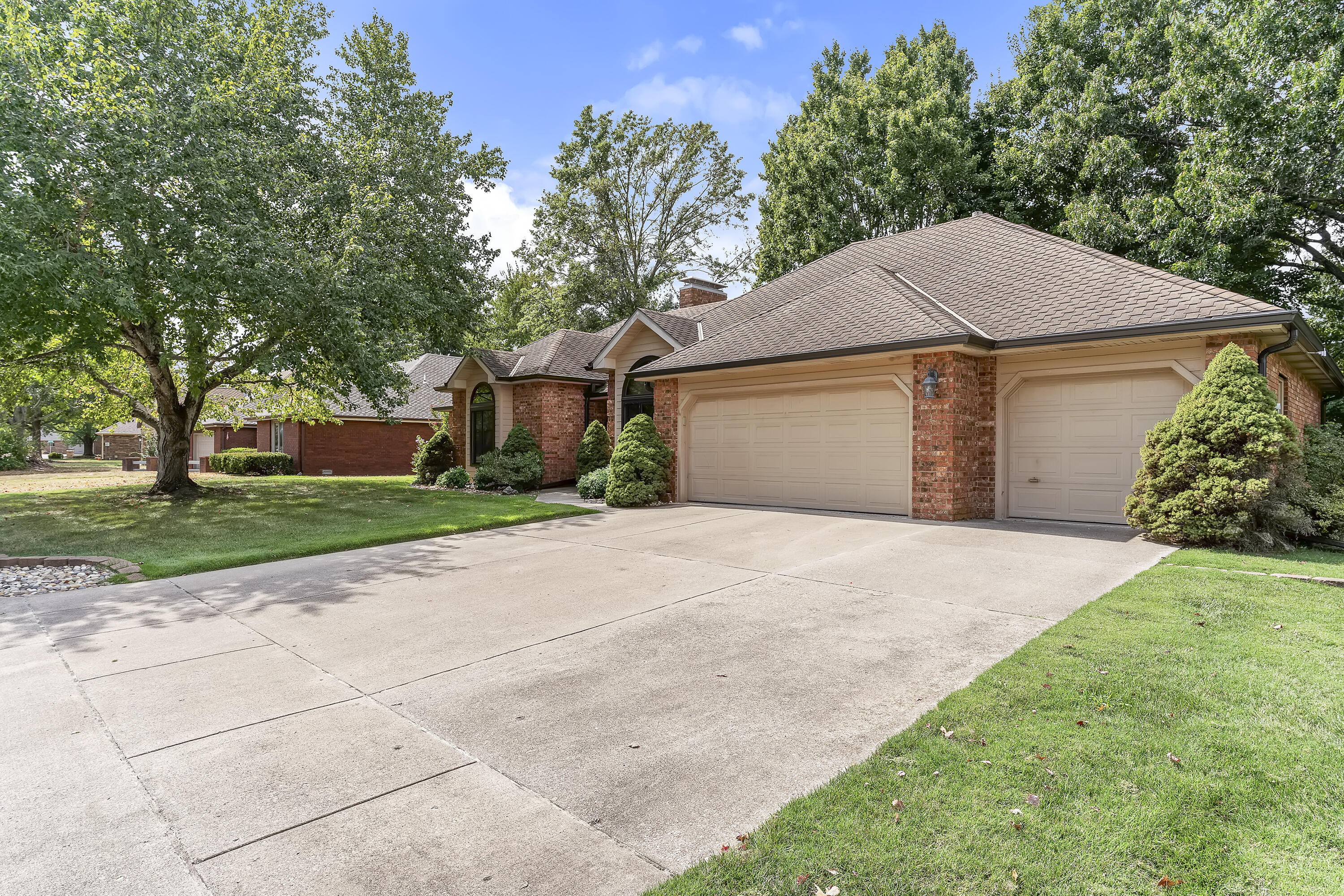 Photo 3 - Residential for sale – 4715 S Connor Avenue  Springfield, MO