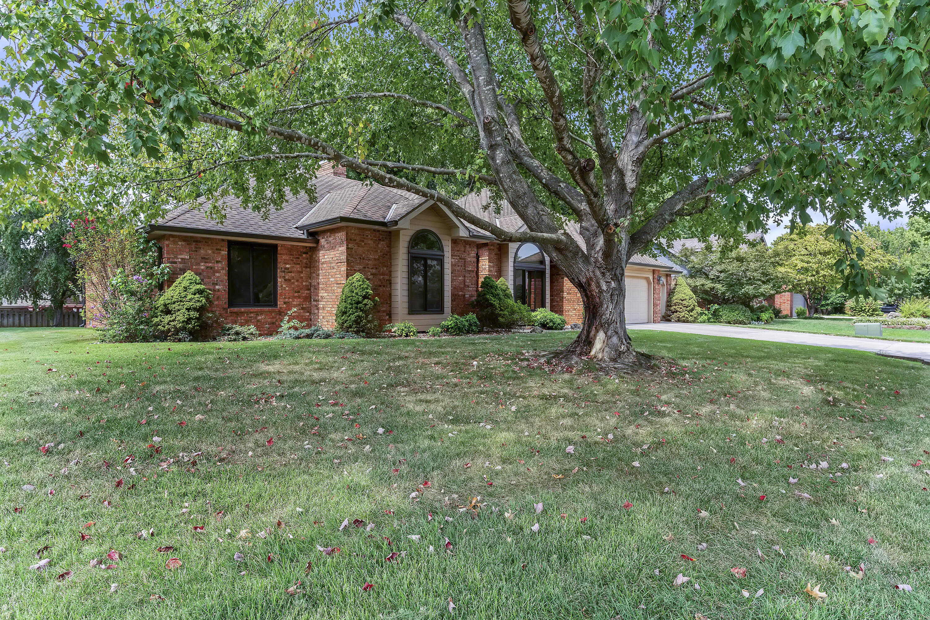 Photo 2 - Residential for sale – 4715 S Connor Avenue  Springfield, MO