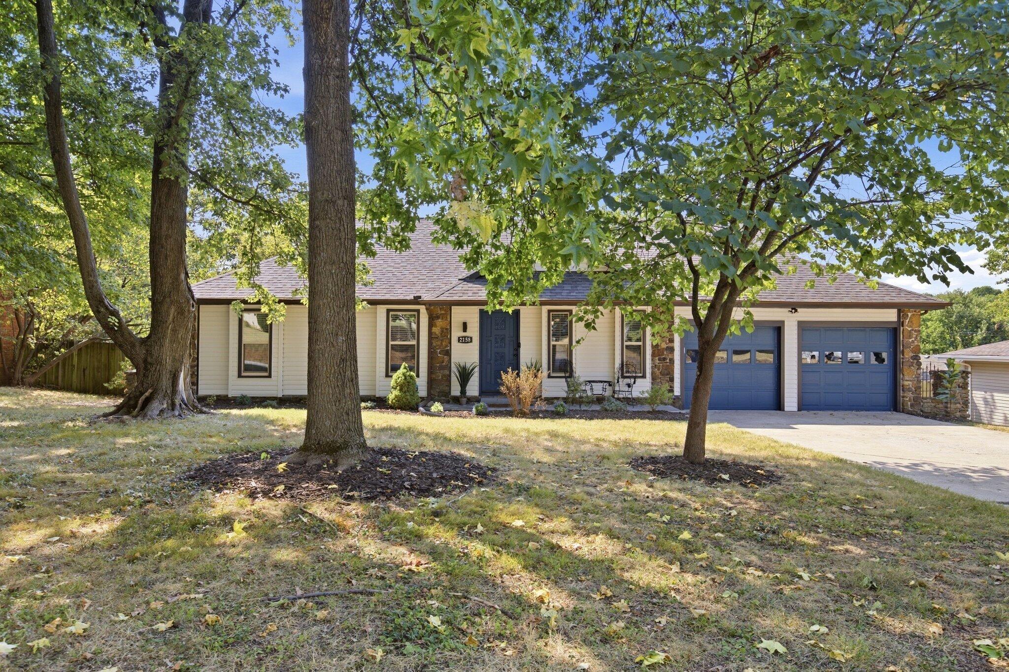 Photo 2 - Residential for sale – 2158 E Cardinal Street  Springfield, MO