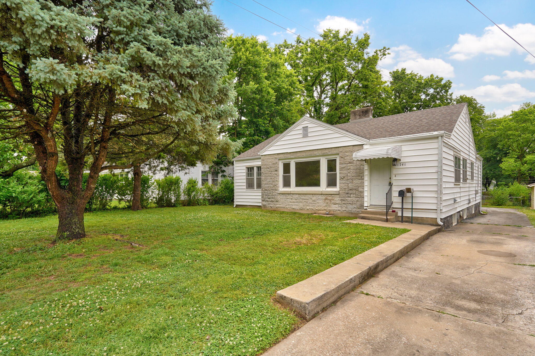 Photo 2 - Residential for sale – 1741 E Elm Street  Springfield, MO