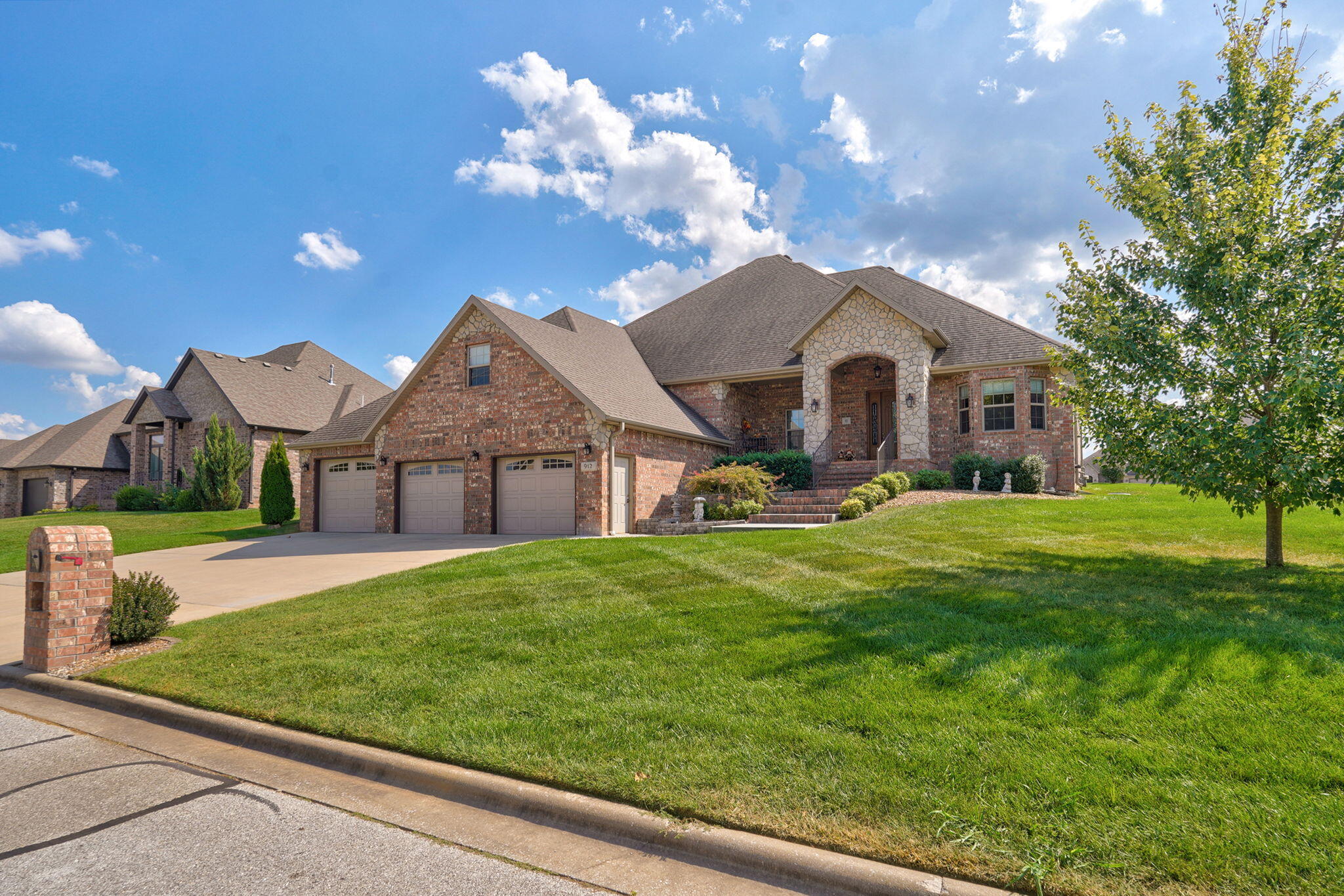 Photo 2 - Residential for sale – 912 W Sole Drive  Nixa, MO