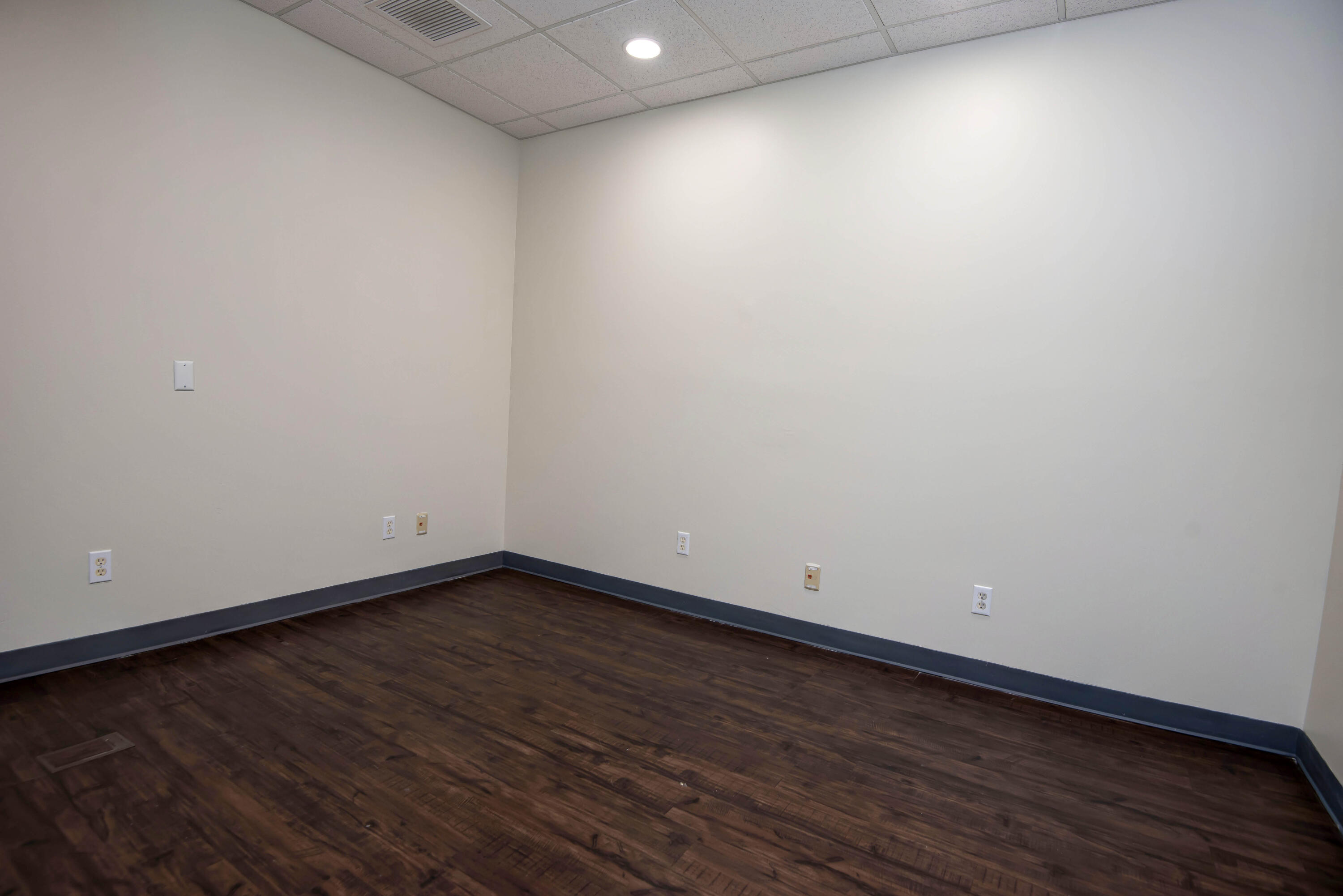 Photo 9 - Commercial Lease for sale – 1426 E Bradford Parkway  Springfield, MO