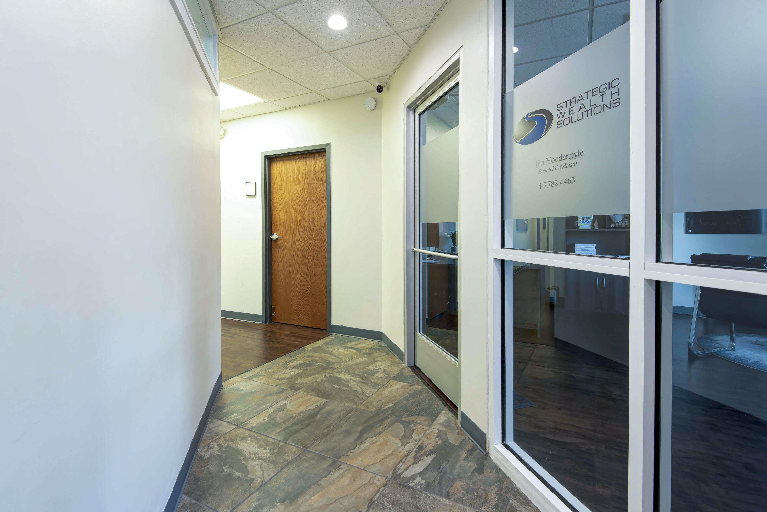 Photo 6 - Commercial Lease for sale – 1426 E Bradford Parkway  Springfield, MO