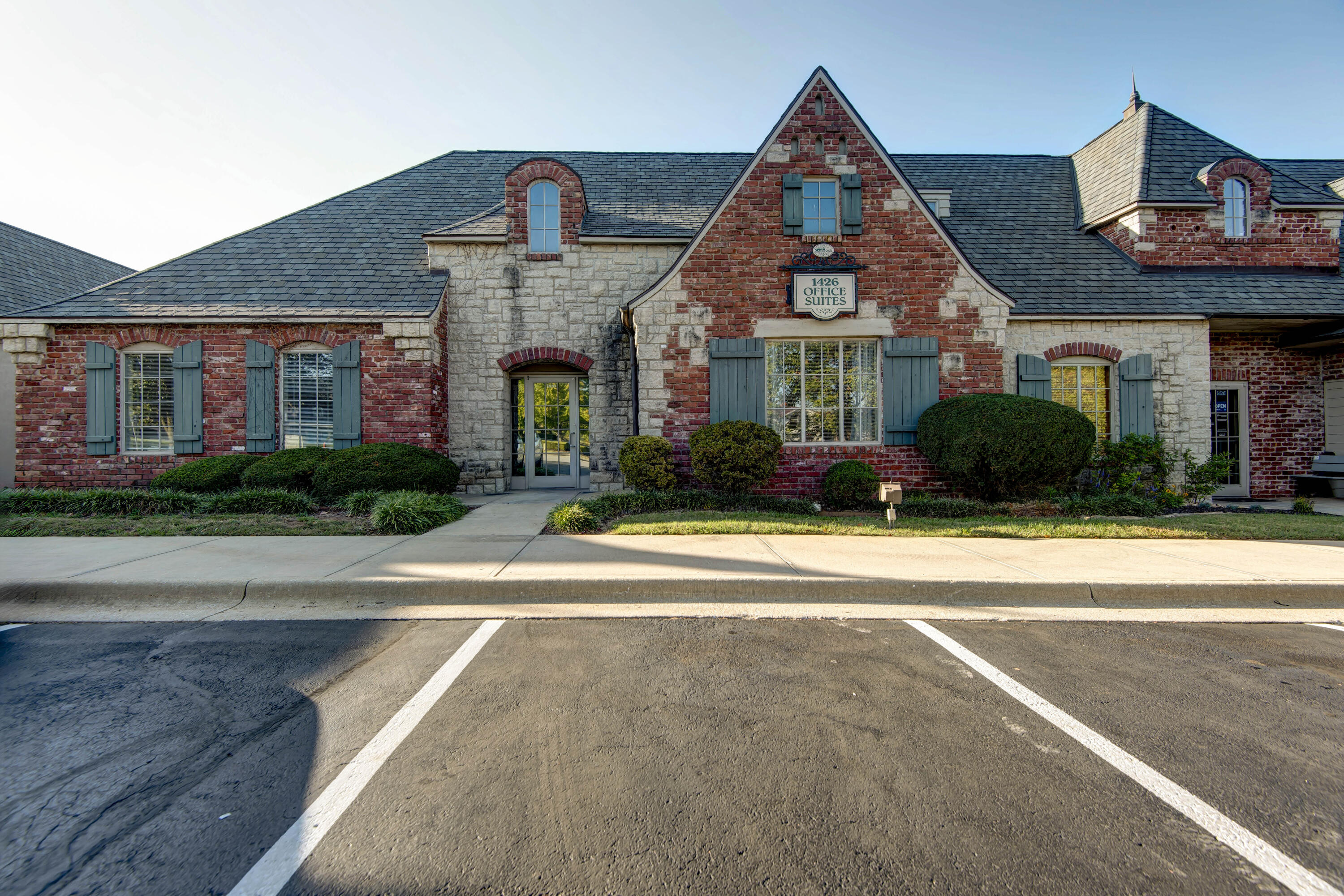 Photo 14 - Commercial Lease for sale – 1426 E Bradford Parkway  Springfield, MO