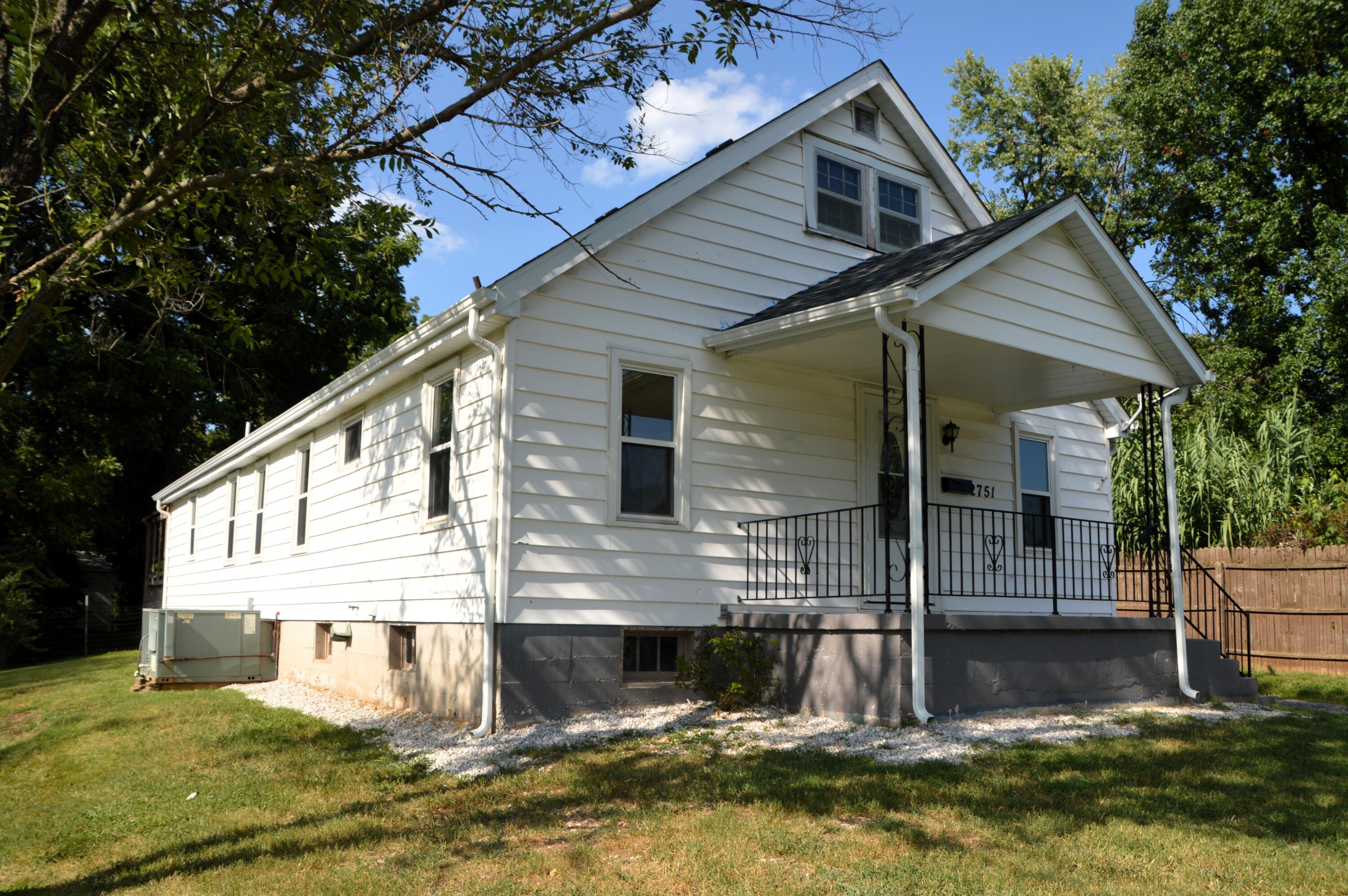 Photo 2 - Residential for sale – 2751 W Walnut Street  Springfield, MO